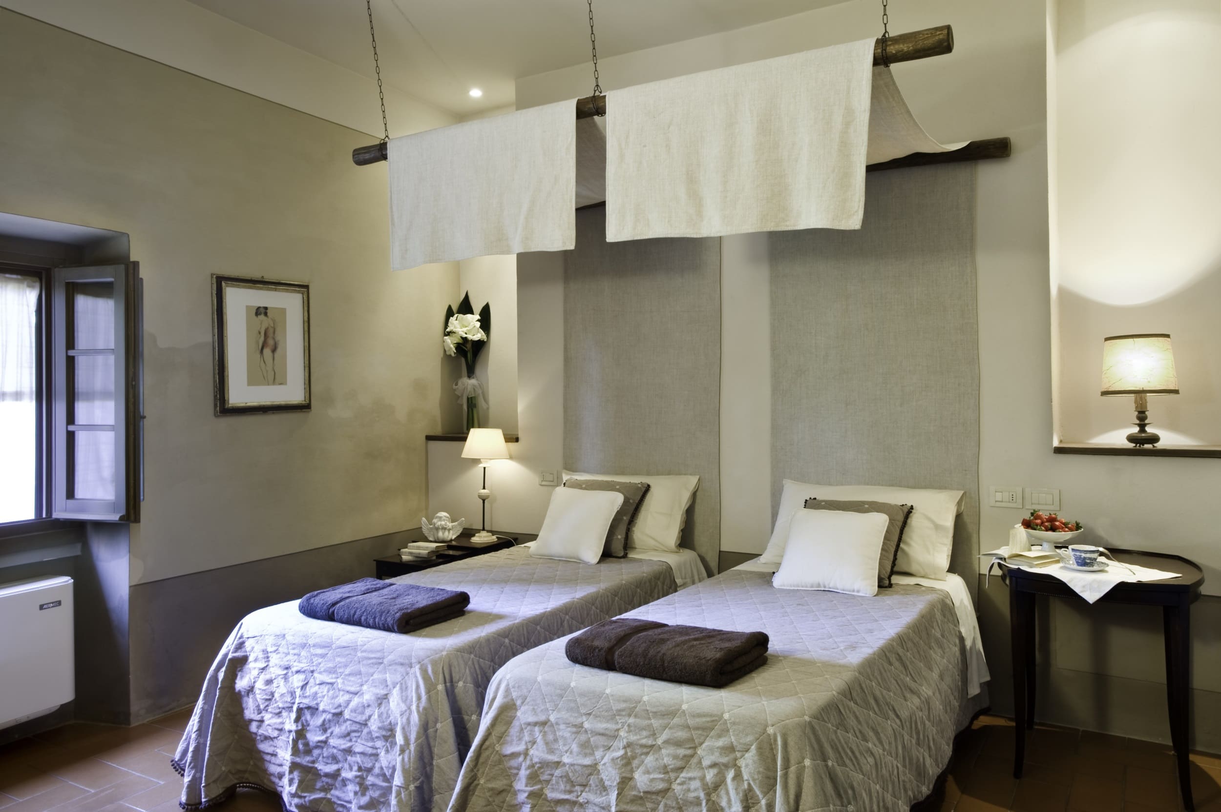 Palazzo Cipresso Florence Florence East: Elegant 6-Bedroom Apartment with Pool and Hot Tub, Florence East