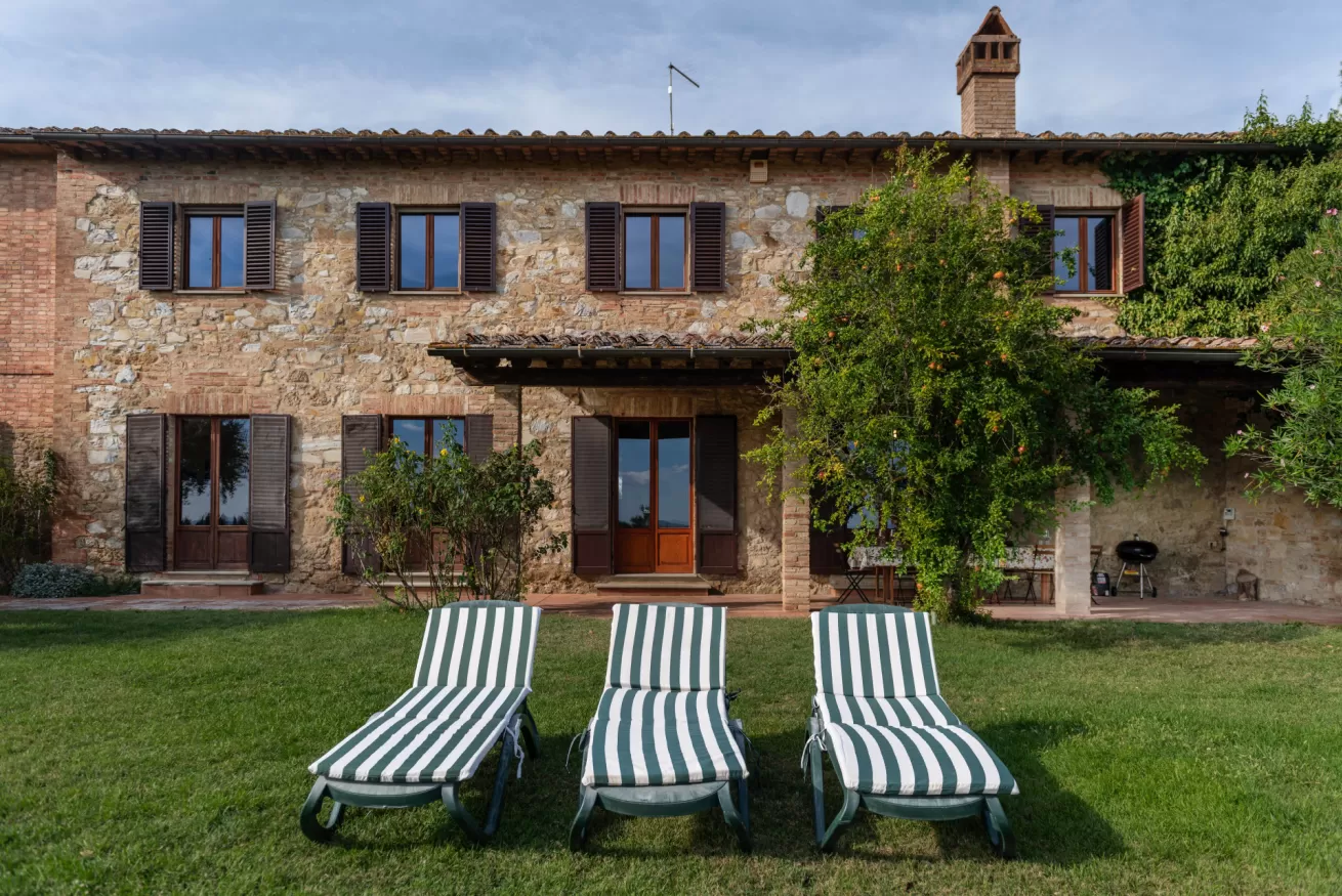 Palazzo Cipresso Siena: Spacious 4-Bedroom Apartment with Pool and Tennis Court, Siena