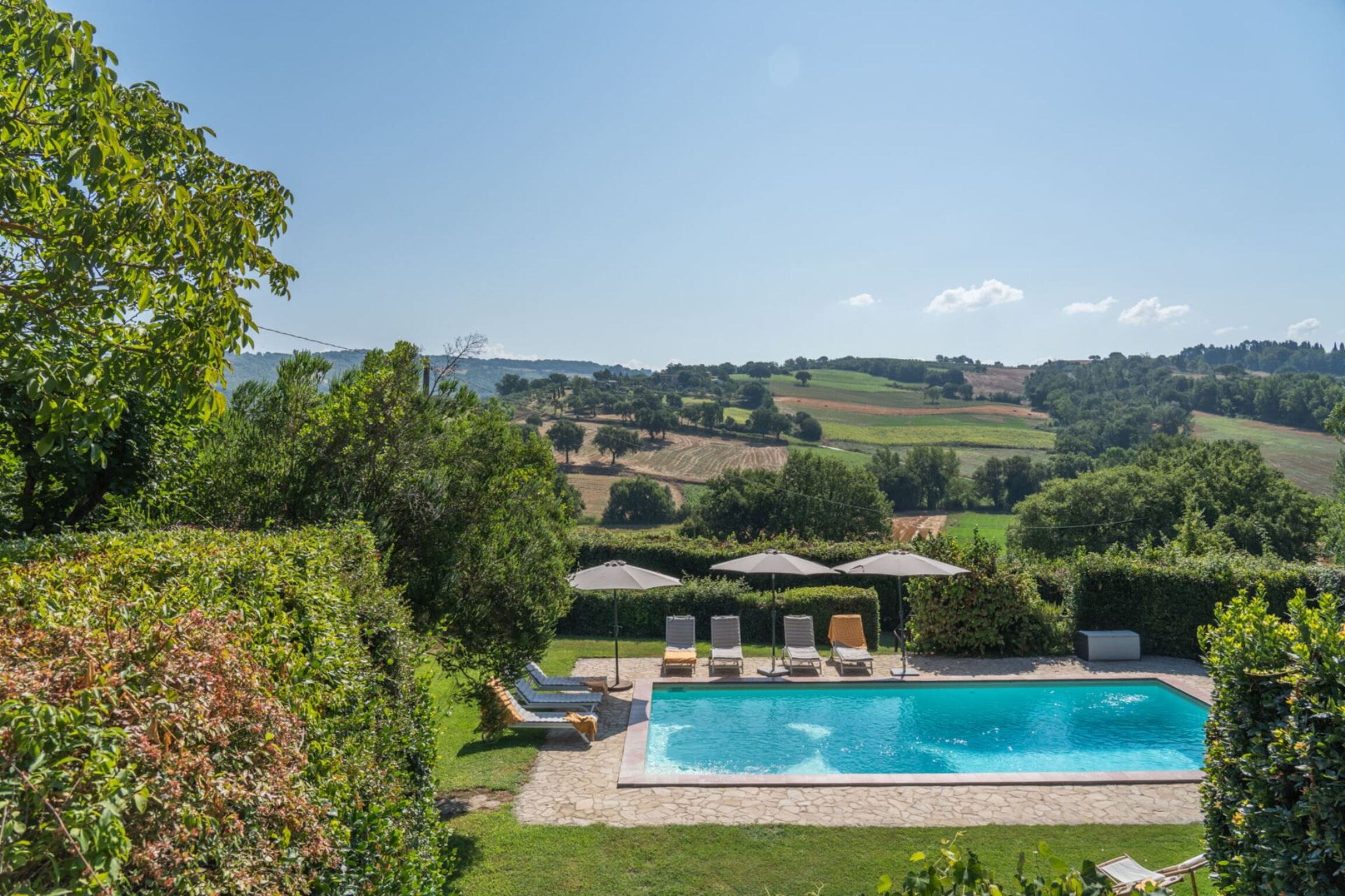Palazzo Cipresso Todi: Luxury 6-Bedroom Apartment with Pool in Todi Countryside