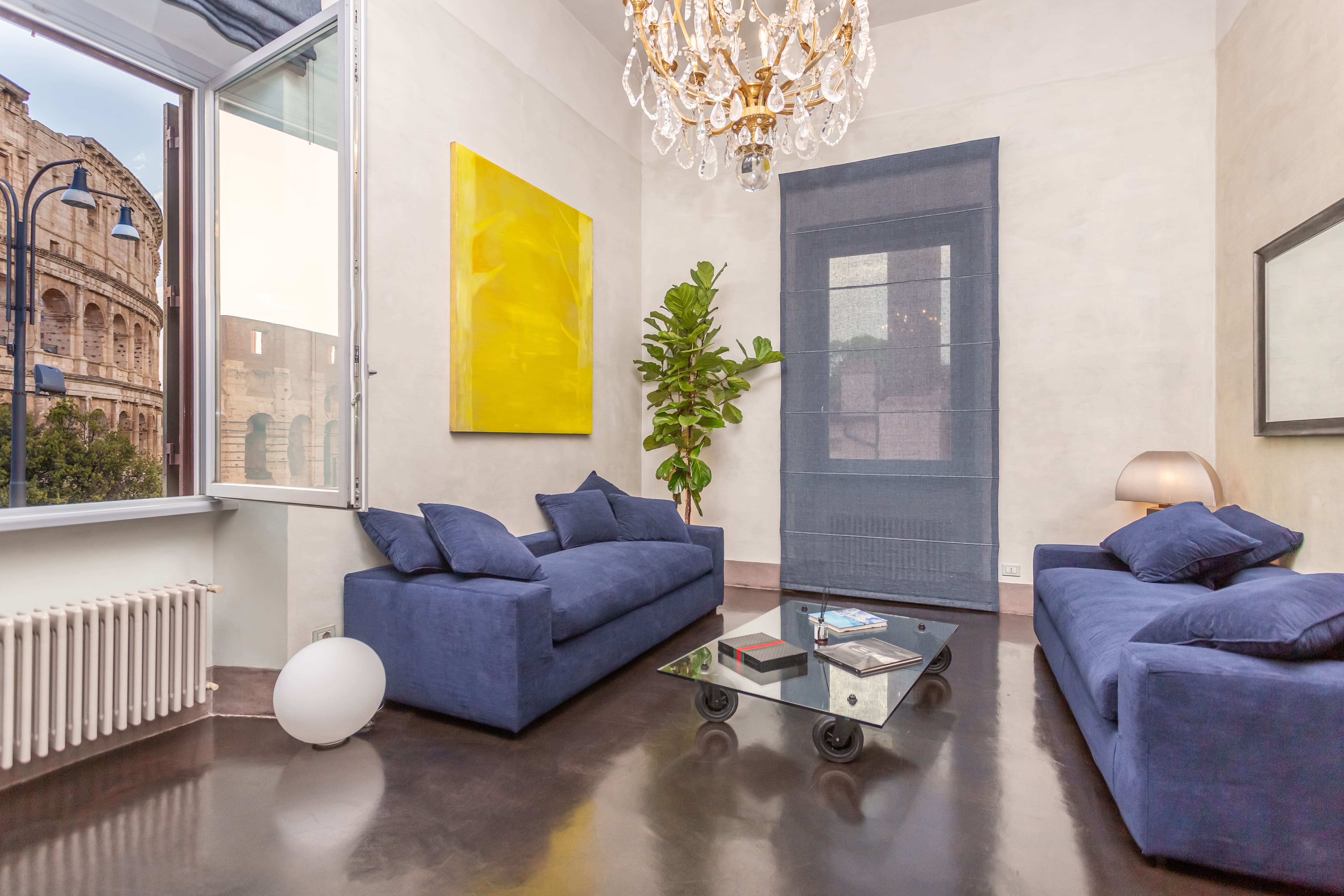 Palazzo Colosseo Roma: Luxury 2-Bedroom Apartment Overlooking the Colosseum, Rome