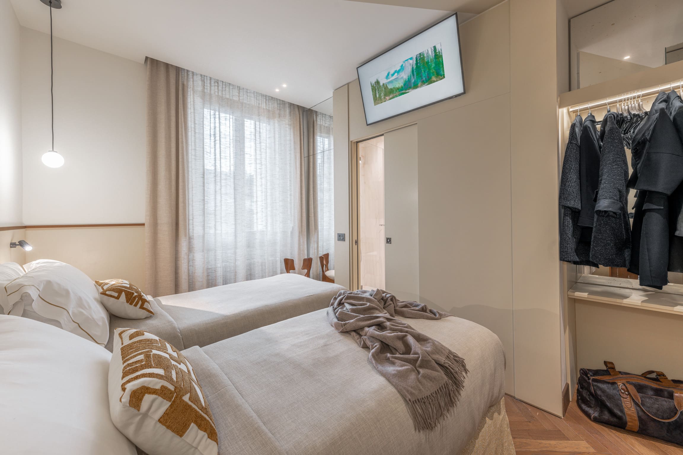 Palazzo Corridoio Florence: Luxury 3-Bedroom Apartment with Wine Tasting, Florence