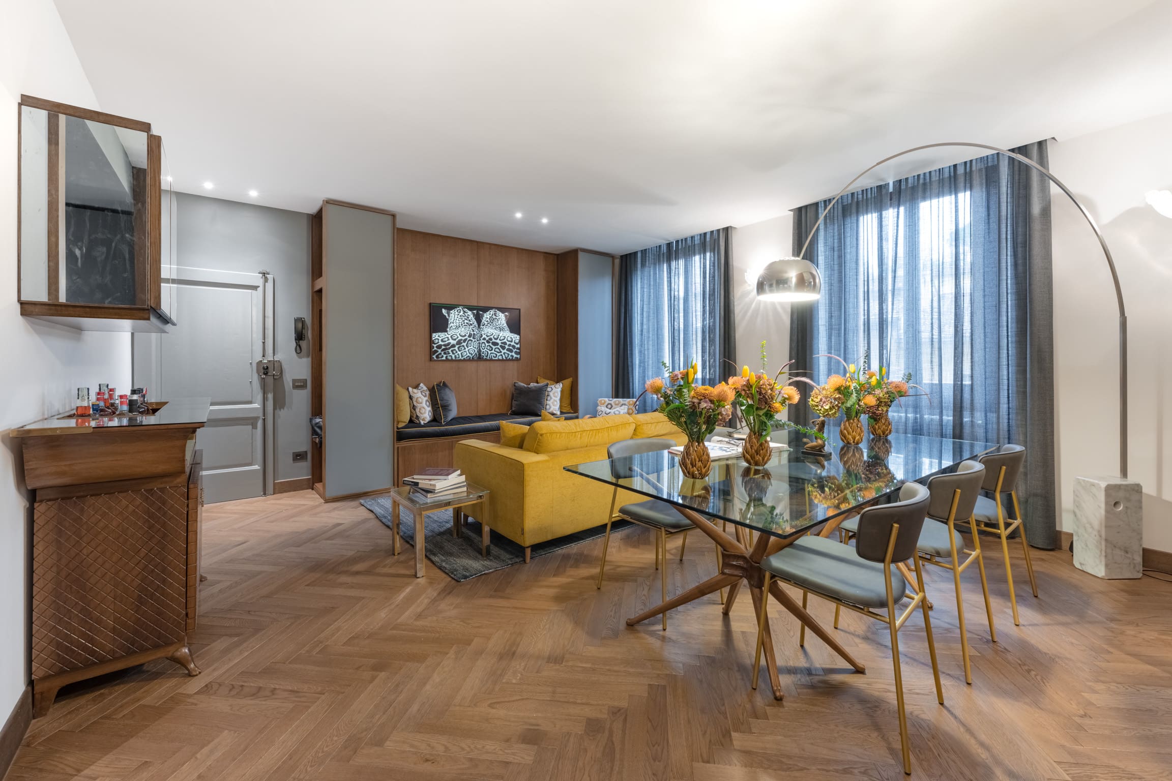 Palazzo Corridoio Florence: Luxury 3-Bedroom Apartment with Wine Tasting, Florence