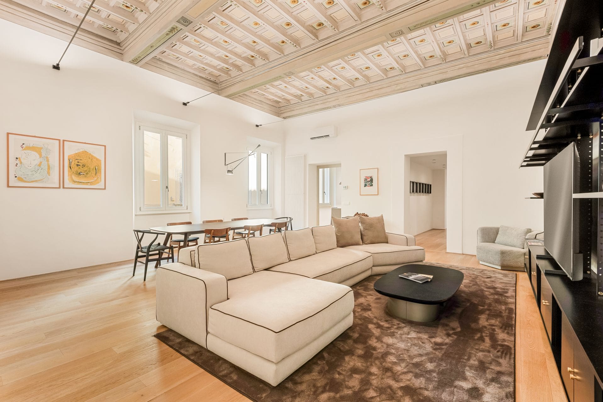 Palazzo Crocetta Florence: Luxury 4-Bedroom Apartment with Historic Charm, Florence