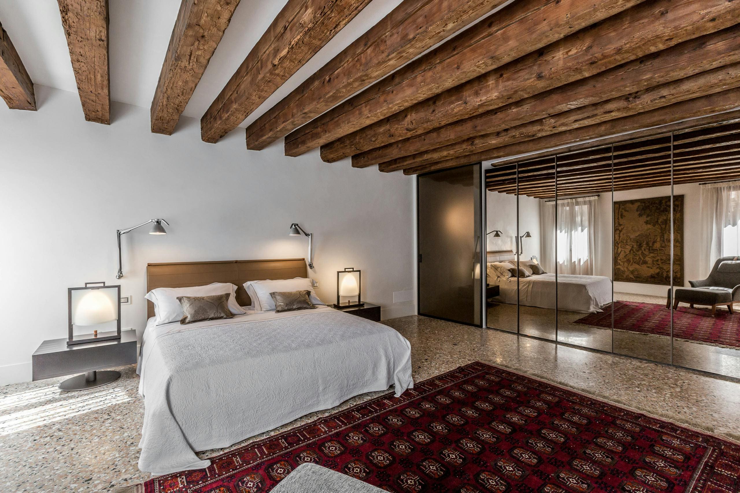 Palazzo Doge San Marco: Elegant 2-Bedroom Apartment with Canal Views, San Marco Venice