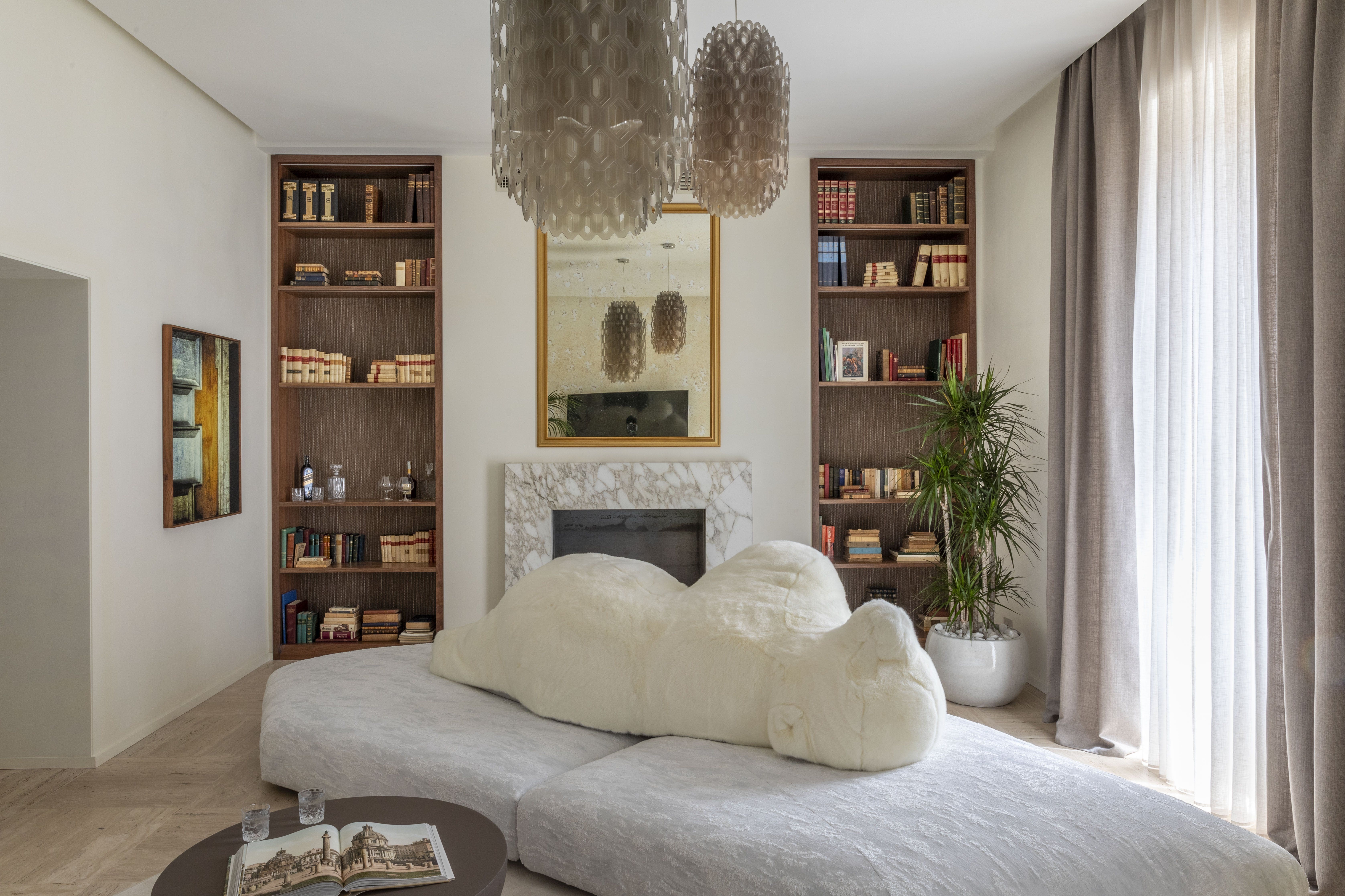 Palazzo Esquilino Monti: Chic 2-Bedroom Apartment with Hot Tub, Rome Monti