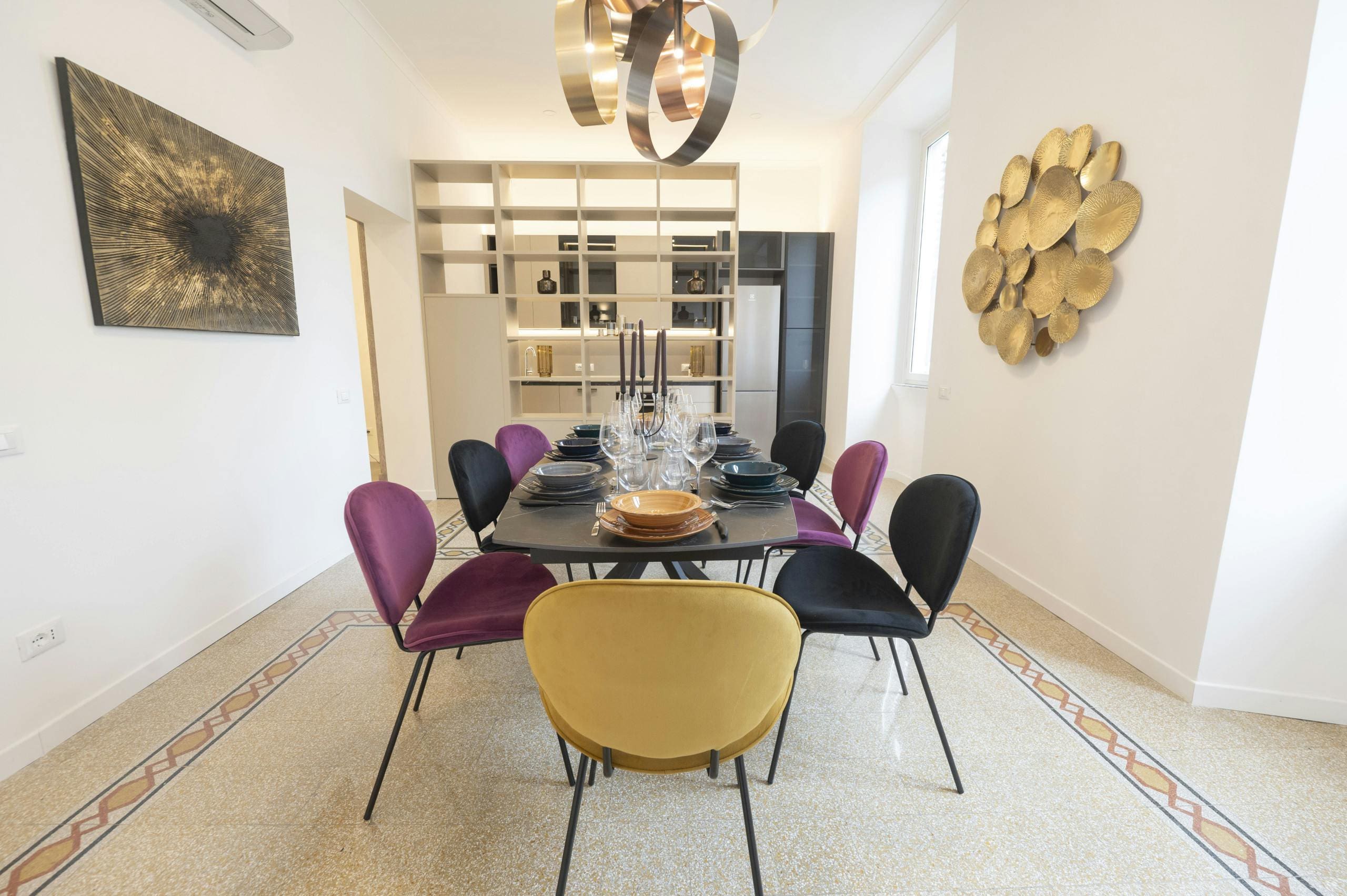 Palazzo Esquilino Rome: Elegant 3-Bedroom Apartment near Iconic Landmarks, Rome