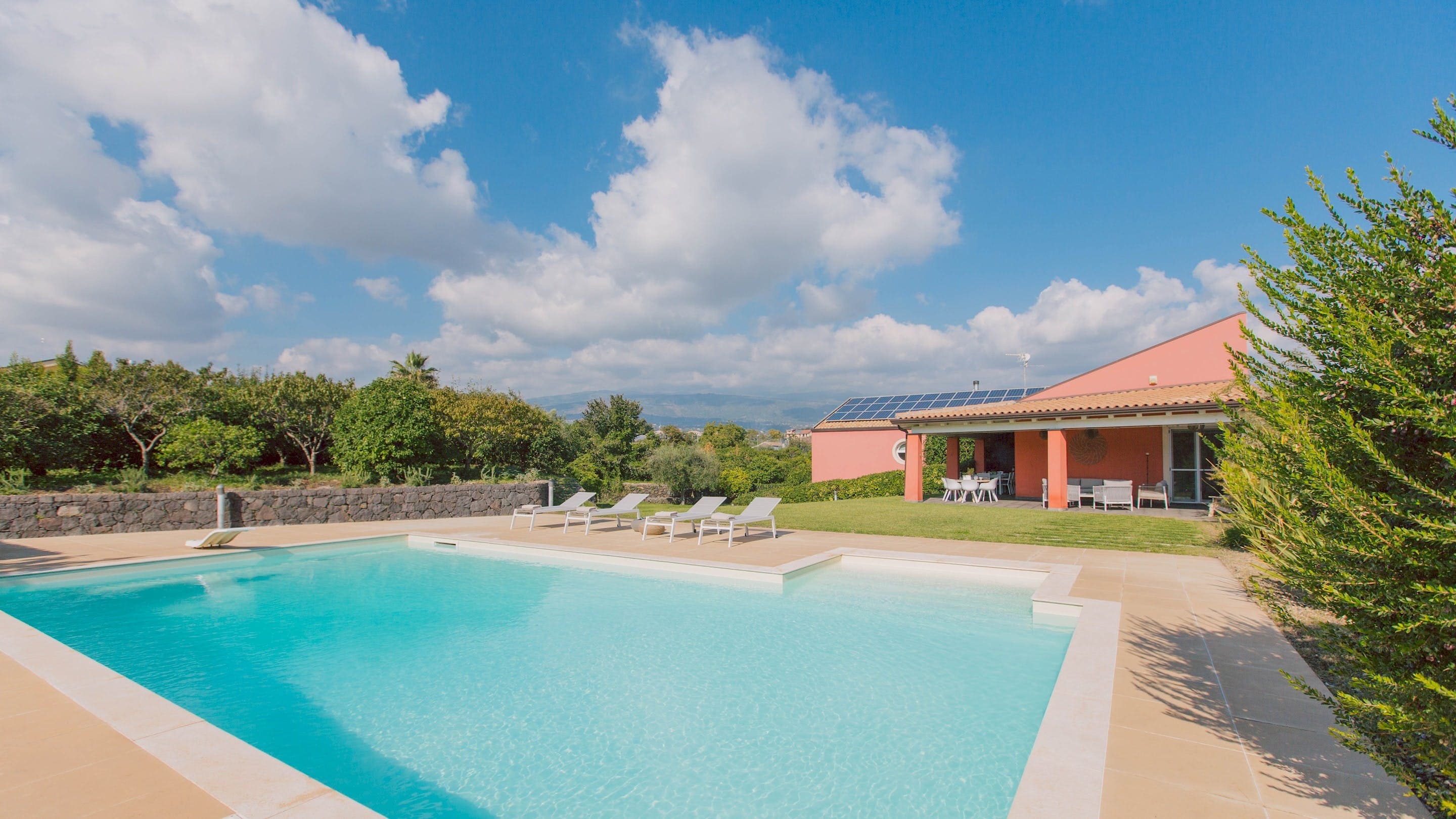 Palazzo Etna Catania: Exquisite 4-Bedroom Chateau Apartment with Pool and Seaview, Catania