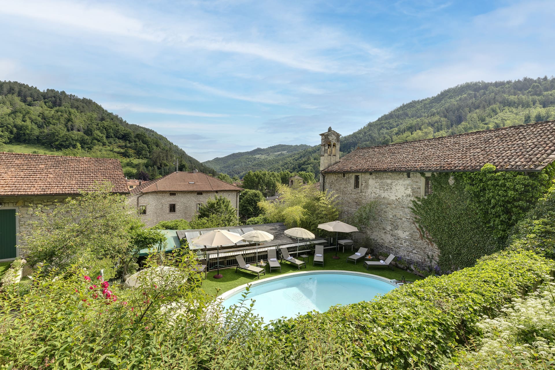 Palazzo Faggiola Palazzuolo: Luxury 7-Bedroom Apartment with Pool and Hot Tub, Mugello