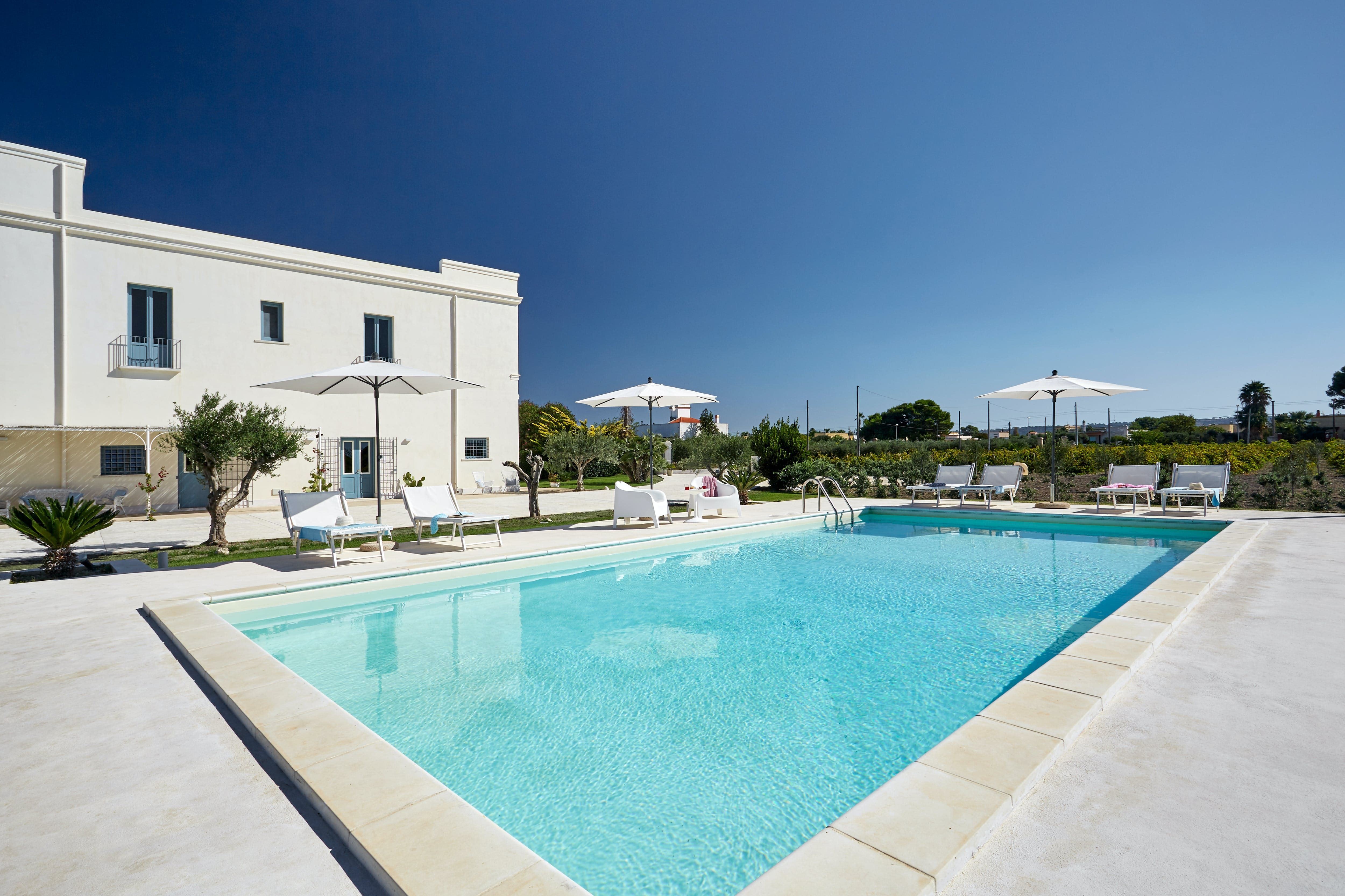 Palazzo Favignana Trapani: Spacious 5-Bedroom Apartment with Seaview and Pool, Trapani