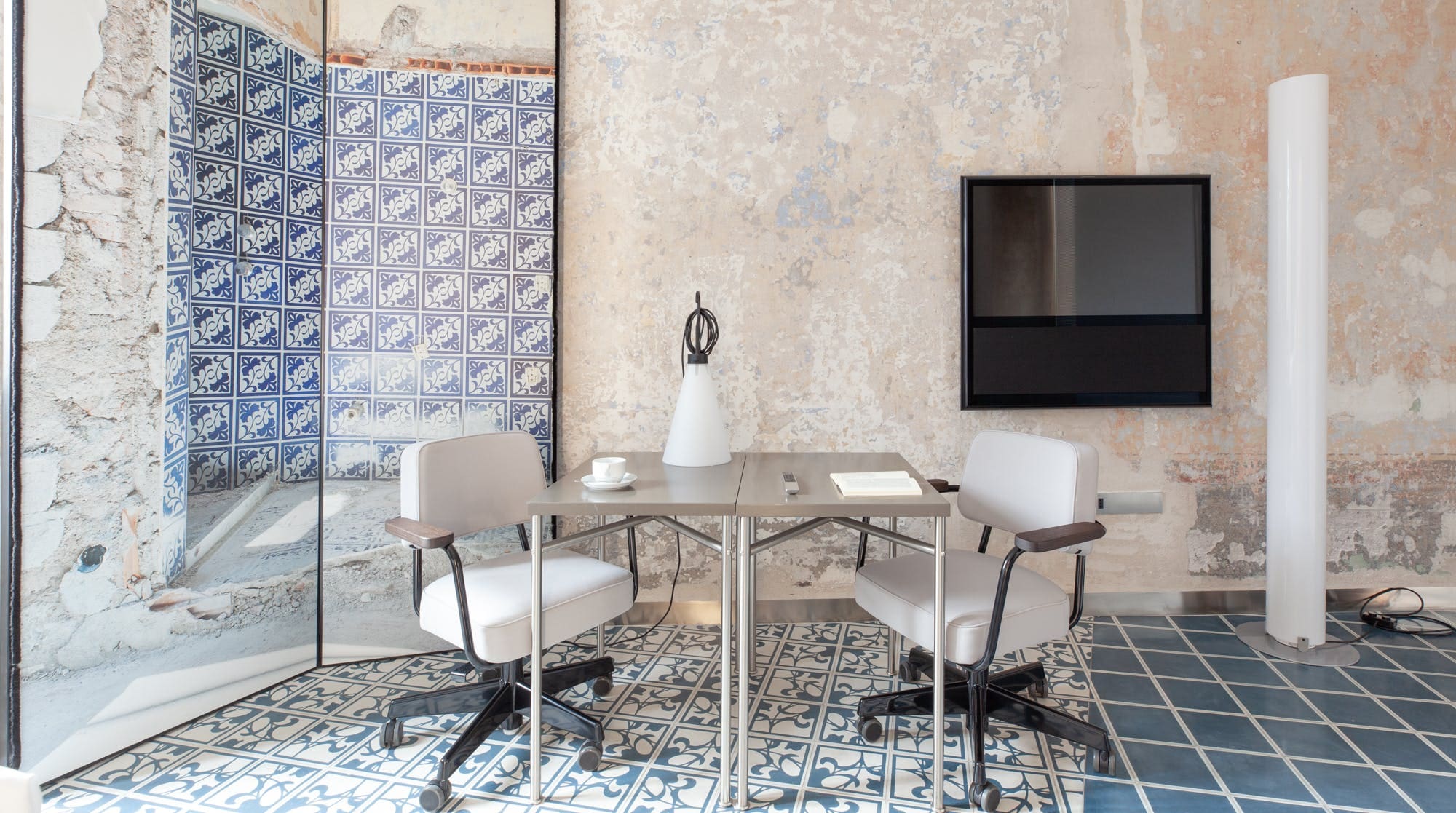 Palazzo Fendi Roma: Contemporary 1-Bedroom Aparthotel with Unique Design, Rome