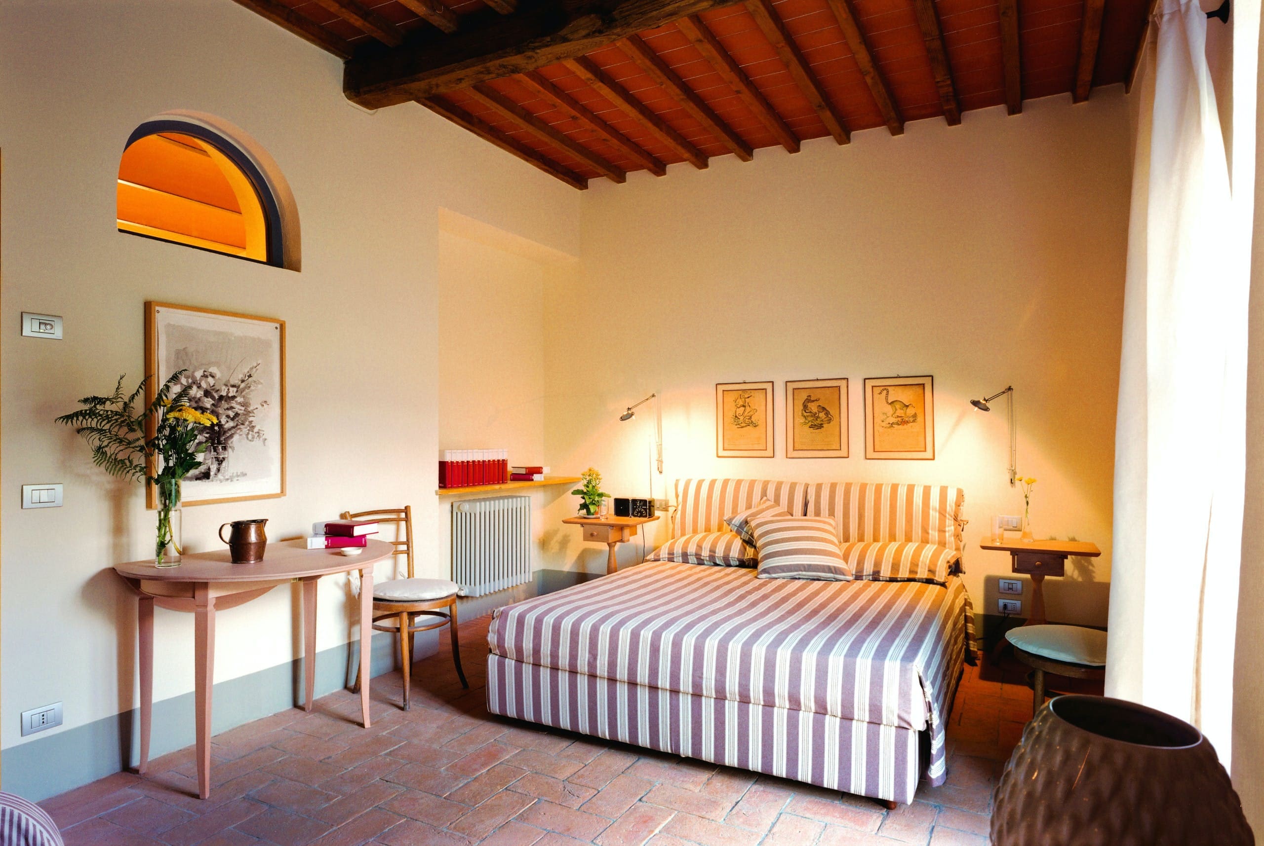 Palazzo Fiorentino Florence: Spacious 4-Bedroom Apartment with Pool Access, Florence East