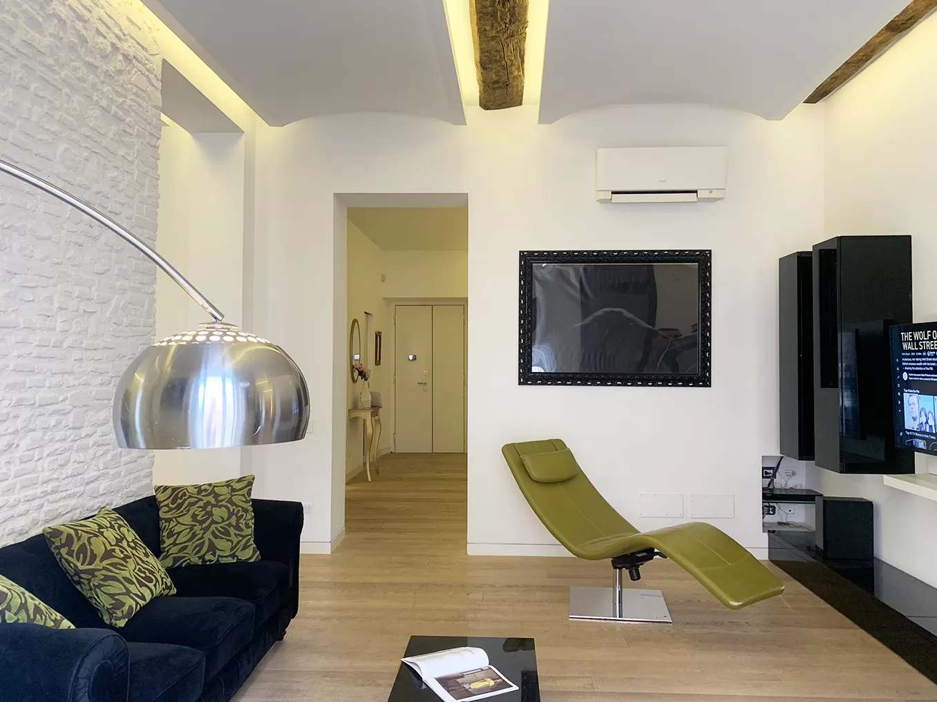 Palazzo Fontana Trevi: Luxury 4-Bedroom Apartment with Hot Tub, Rome Trevi