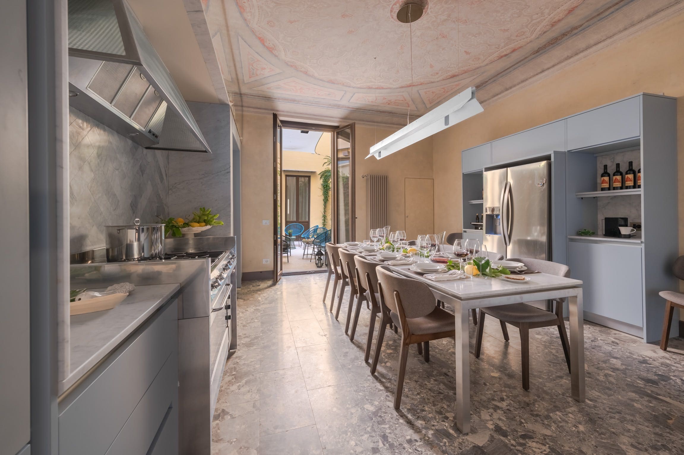 Palazzo Galileo SantaCroce: Luxurious 4-Bedroom Apartment with Modern Amenities, Florence