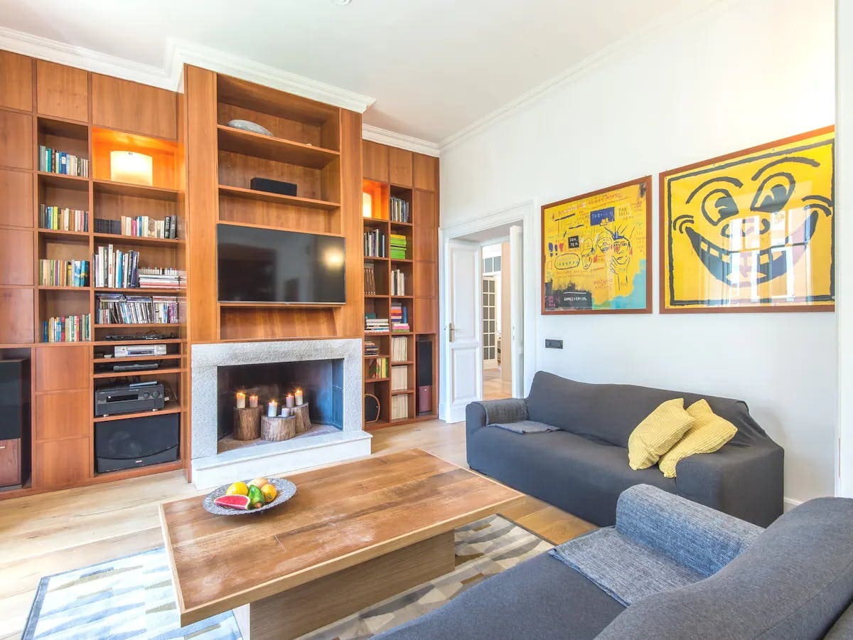 Palazzo Gianicolo Monteverde: Luxury 4-Bedroom Apartment with Hot Tub, Rome