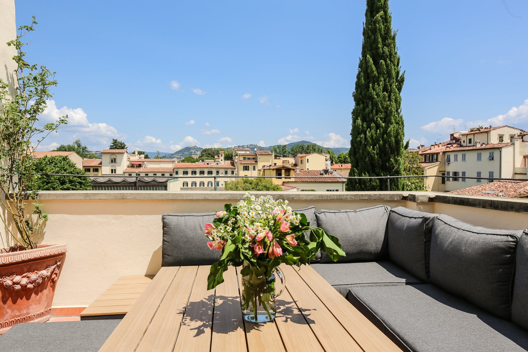 Palazzo Giotto Florence: Spacious 4-Bedroom Penthouse with Terrace Views, Florence