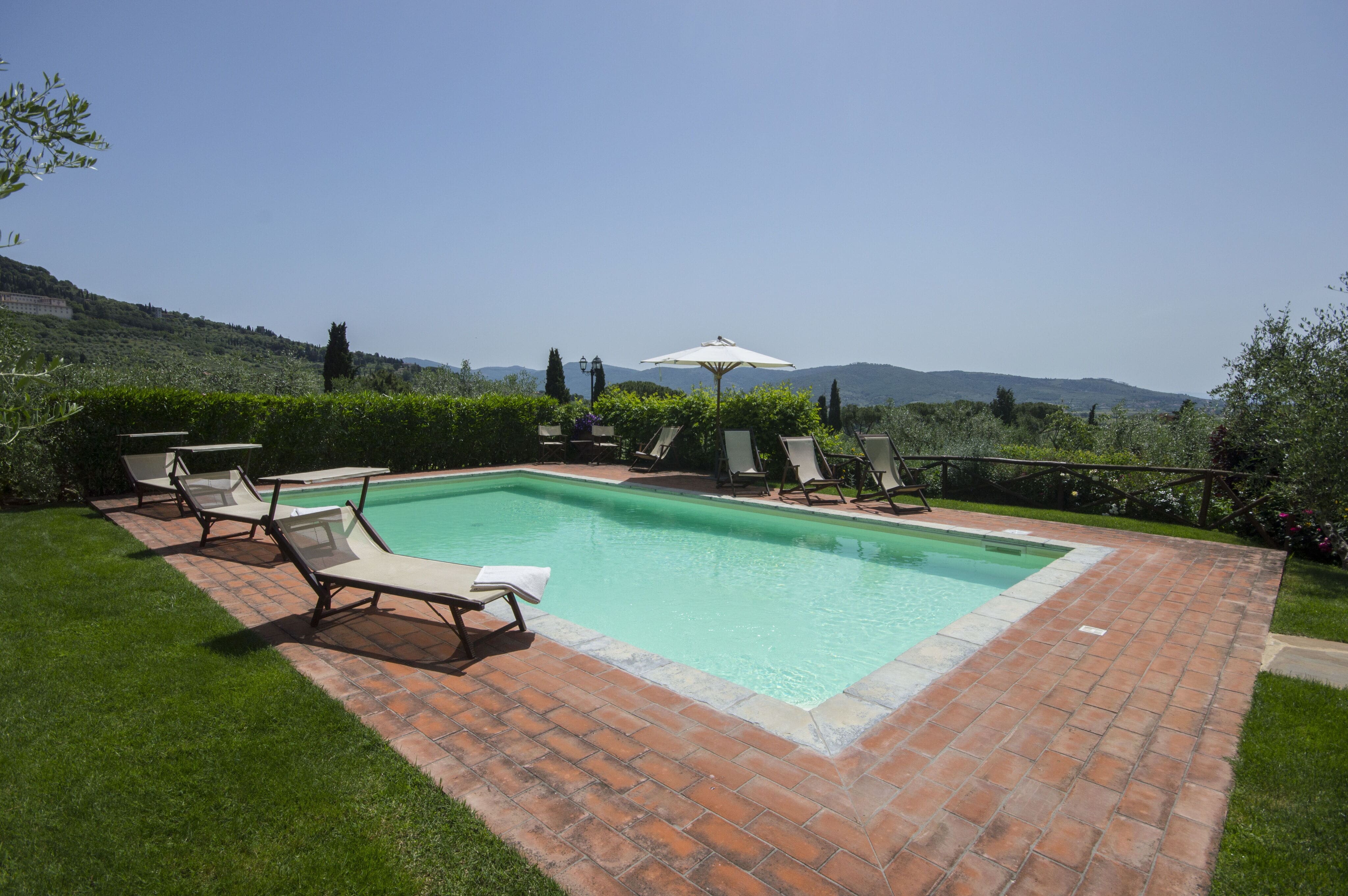 Palazzo Girifalco Cortona: Elegant 7-Bedroom Apartment with Pool and Countryside Views, Cortona