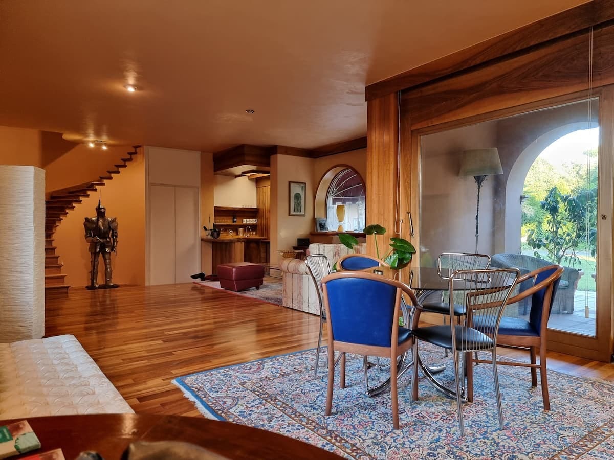 Palazzo Giustiniana Rome: Spacious 3-Bedroom Apartment with Countryside Views, Rome