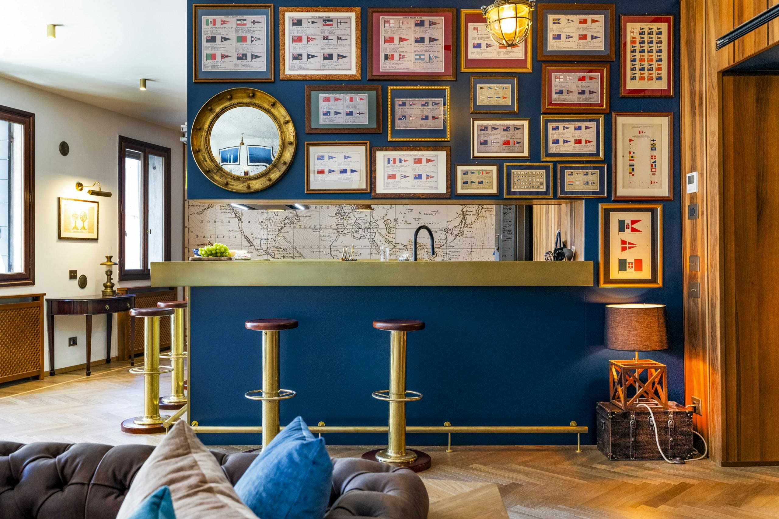 Palazzo Gondola San Marco: Opulent 3-Bedroom Villa with Canal Views, San Marco