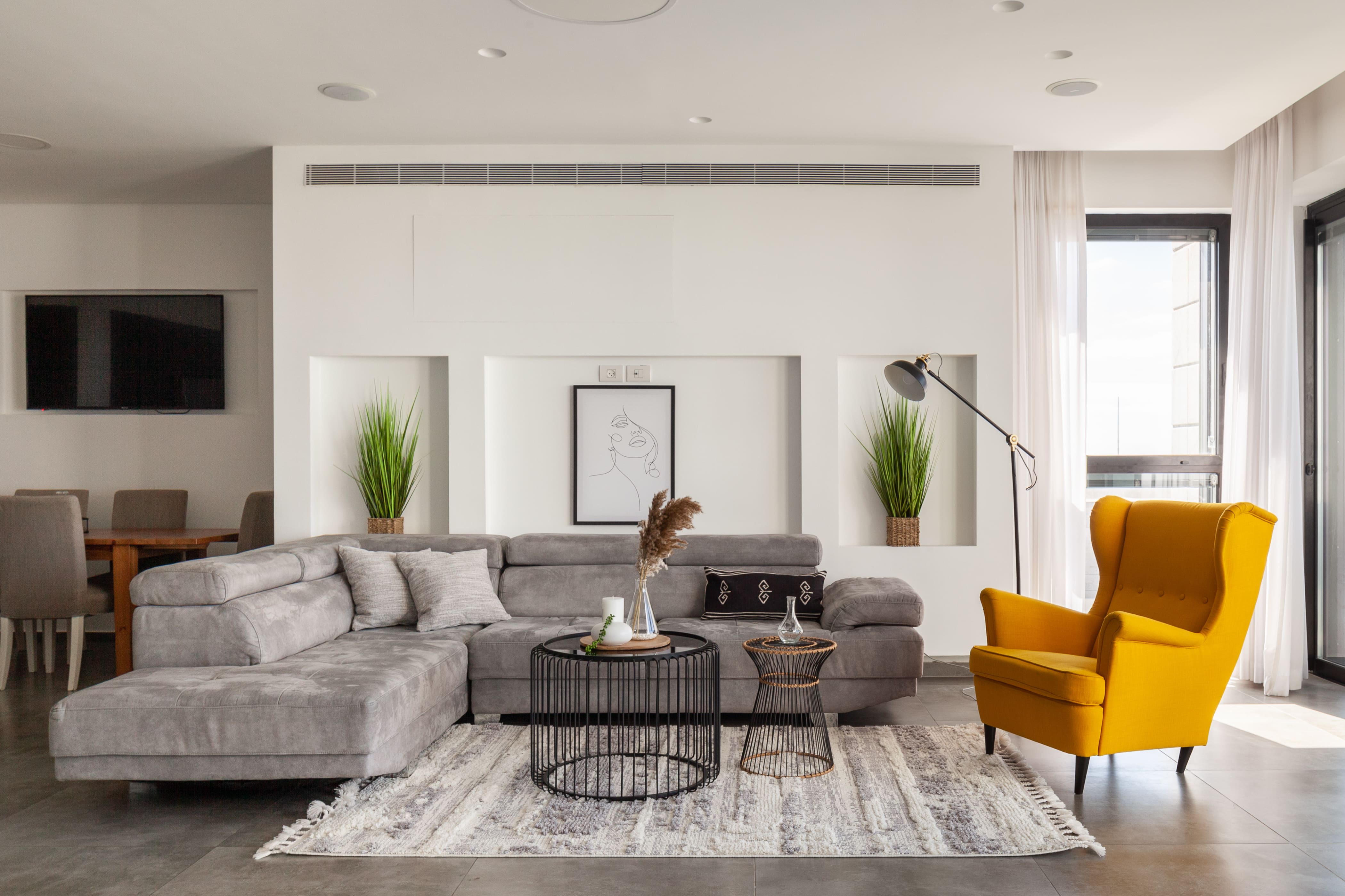 Palazzo HaTachana Tel Aviv: Spacious 4-Bedroom Apartment with Hot Tub and Sea Views, Tel Aviv City Centre
