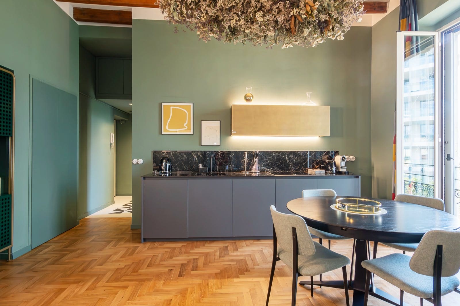 Palazzo Isola Milan: Elegant 2-Bedroom Apartment with City Views, Milan Centro Direzionale