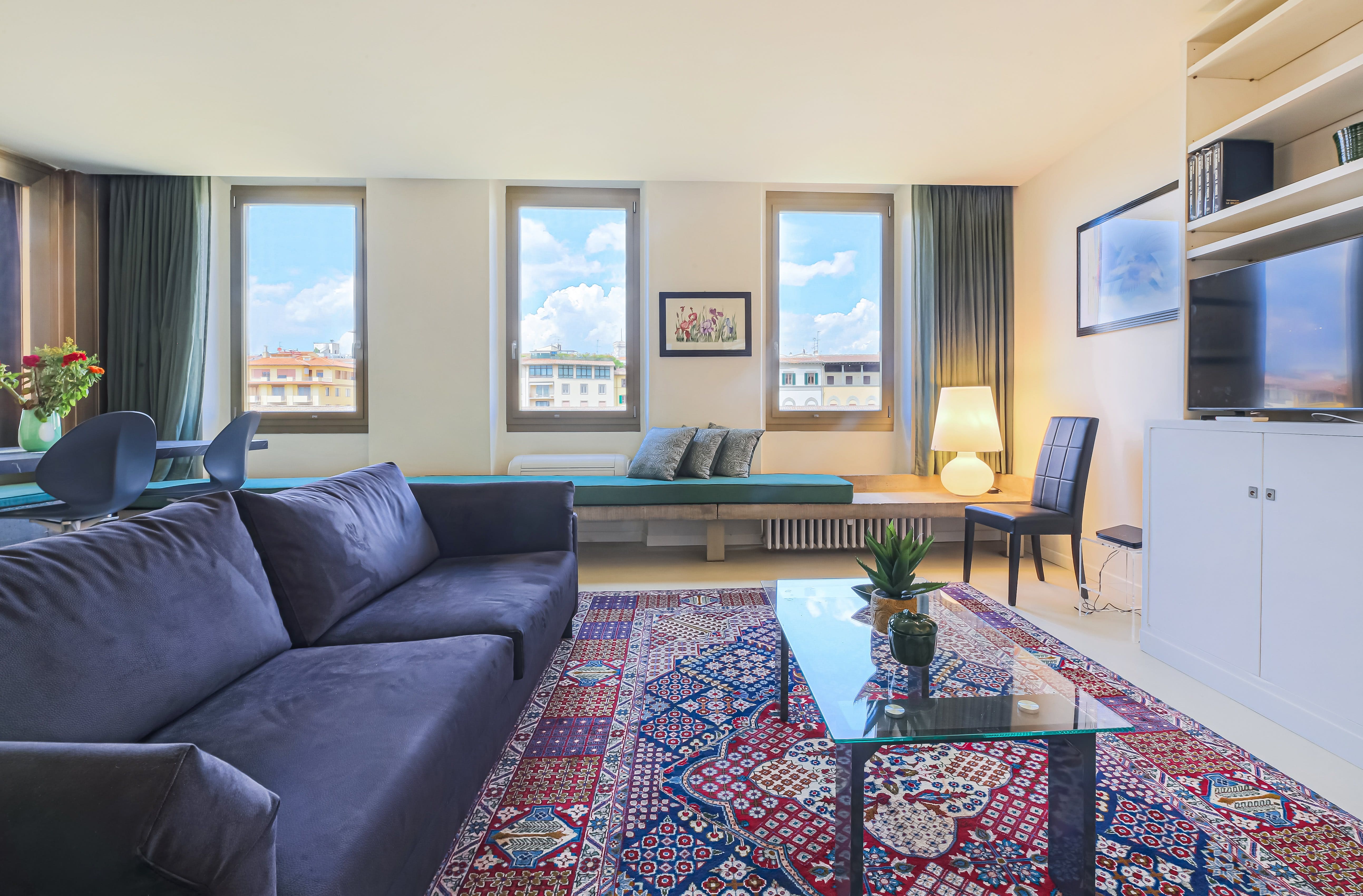 Palazzo Lungarno Florence Ponte Vecchio: Elegant 3-Bedroom Apartment with Stunning Views, Ponte Vecchio