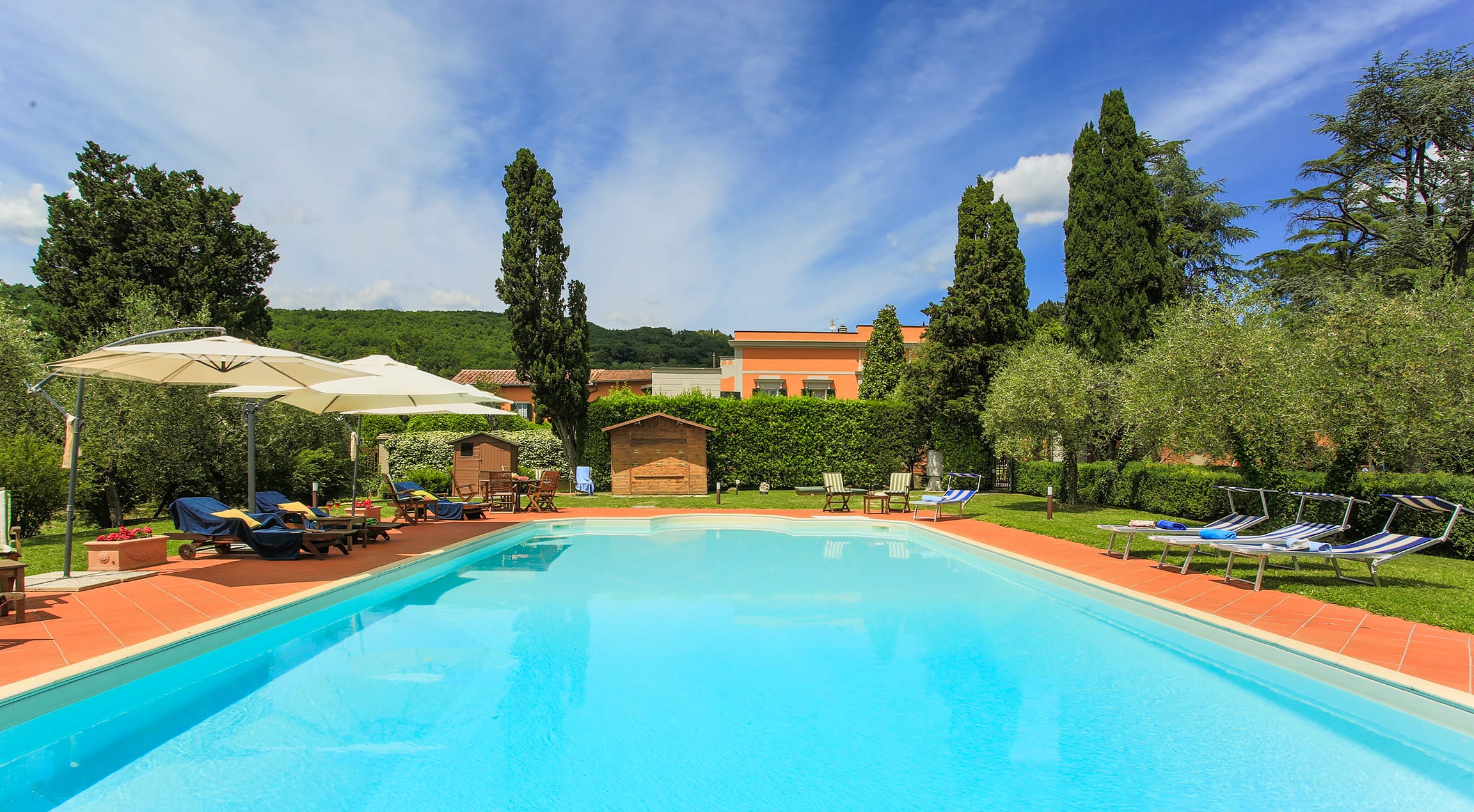 Palazzo Maone Pistoia: Spacious 6-Bedroom Apartment with Pool, Pistoia Countryside