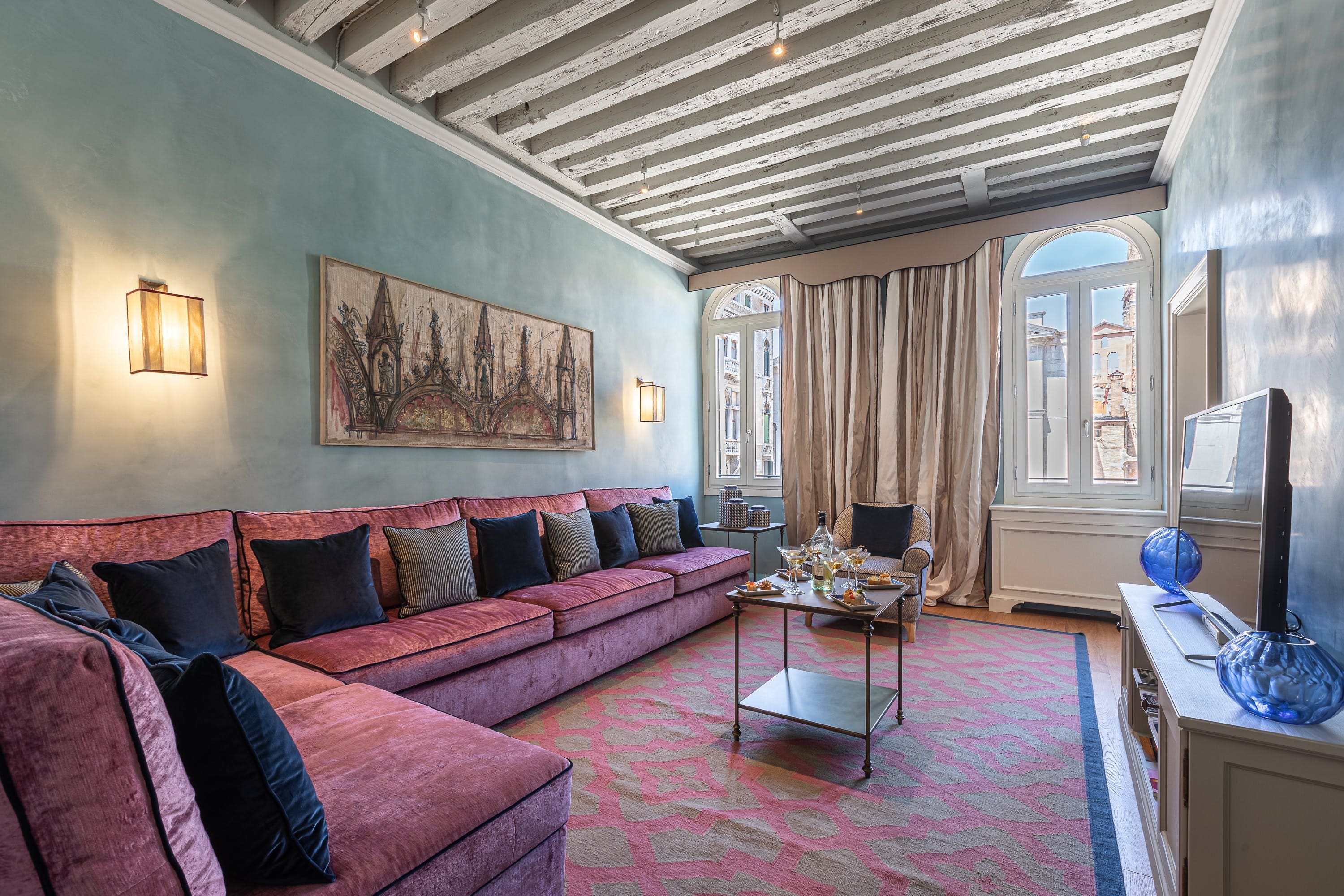 Palazzo Maurizio San Marco: Spacious 4-Bedroom Apartment with Sea Views, San Marco Venice