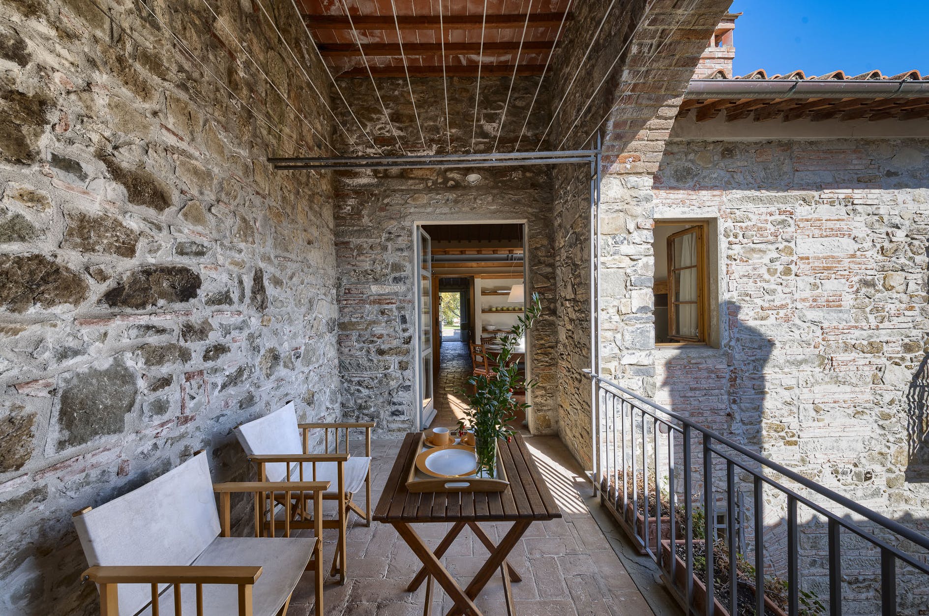 Palazzo Melograno Florence: Spacious Luxury Apartment with Shared Pool, Florence East