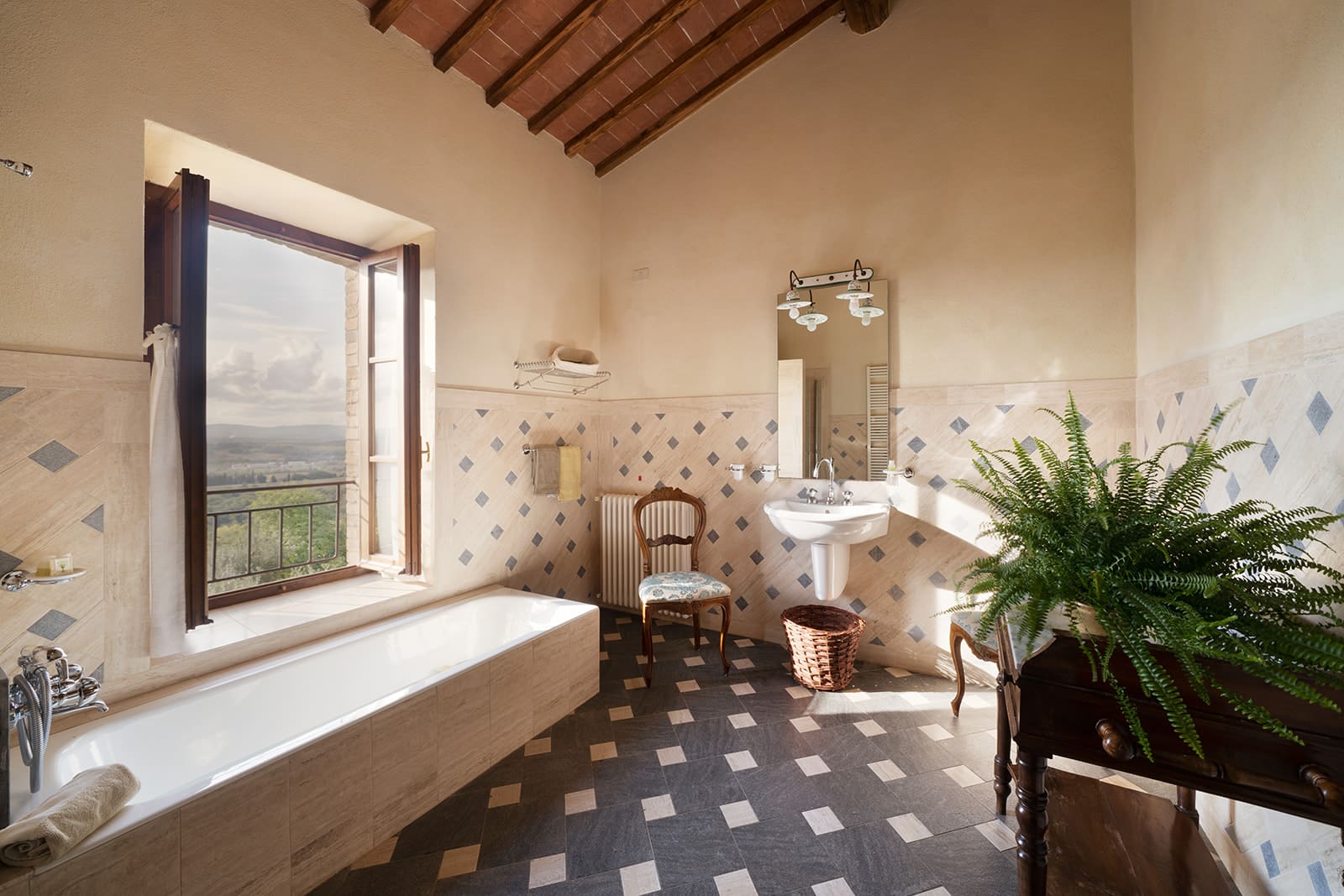 Palazzo Montagnola Siena: Elegant 8-Bedroom Apartment with Shared Pool, Tuscany Countryside