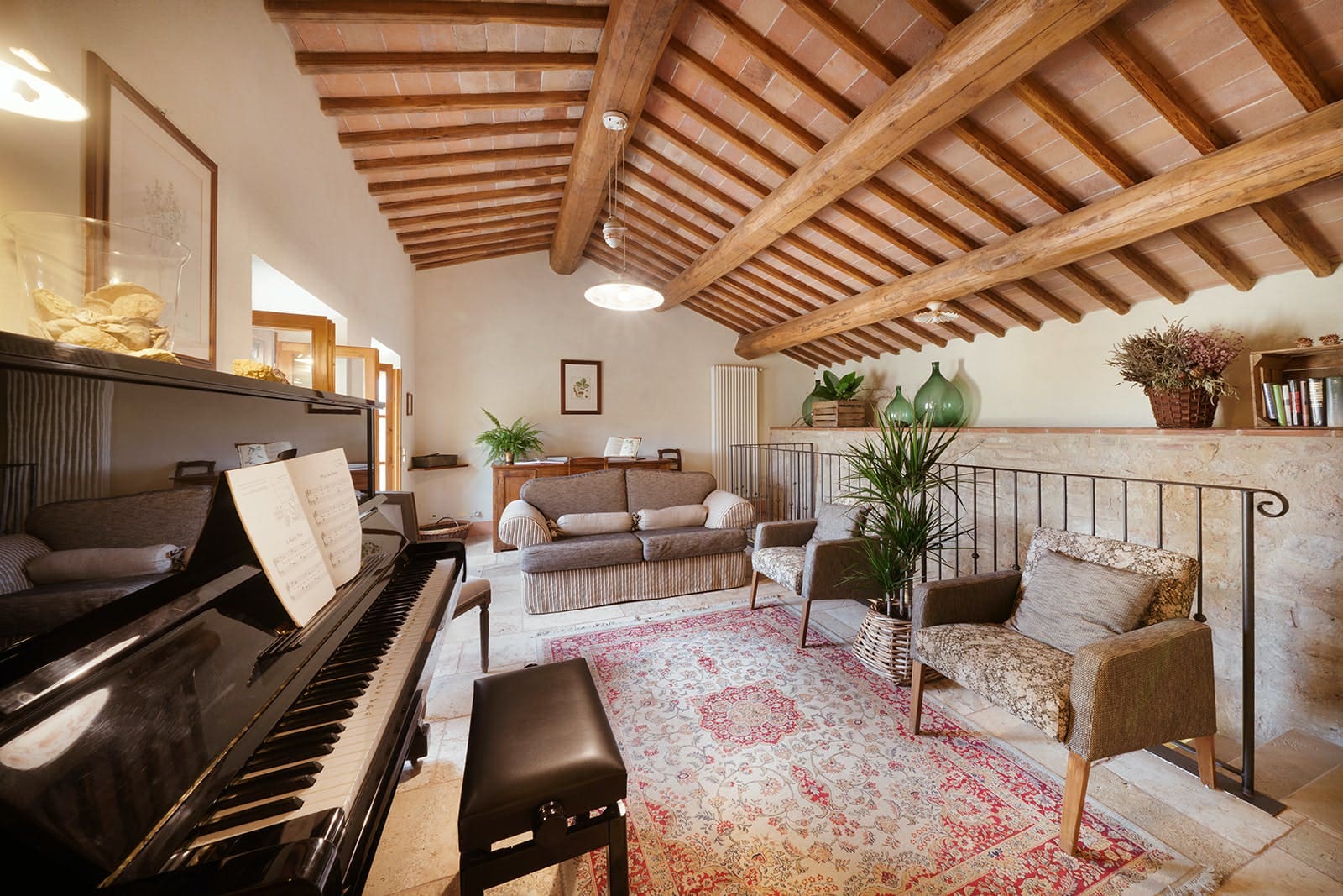 Palazzo Montagnola Siena: Elegant 8-Bedroom Apartment with Shared Pool, Tuscany Countryside
