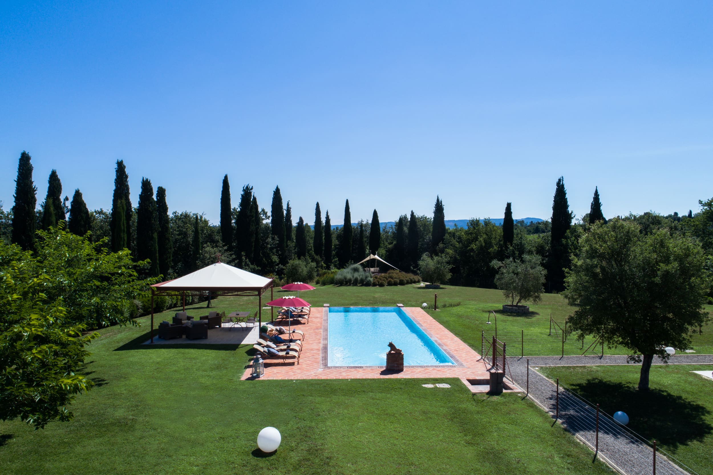 Palazzo Monti Pisano: 4-Bedroom Luxury Apartment with Infinity Pool, Pisa