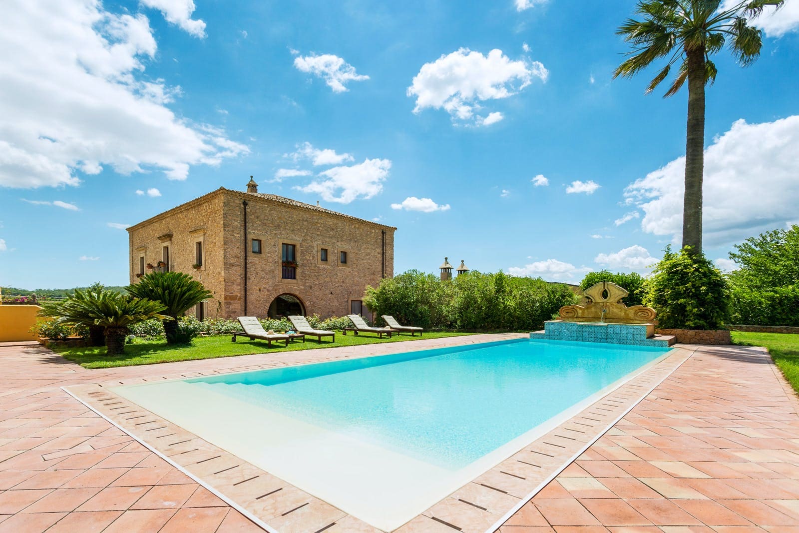 Palazzo Morgantina Armerina: Expansive 11-Bedroom Apartment with Pool and Spa, Sicily