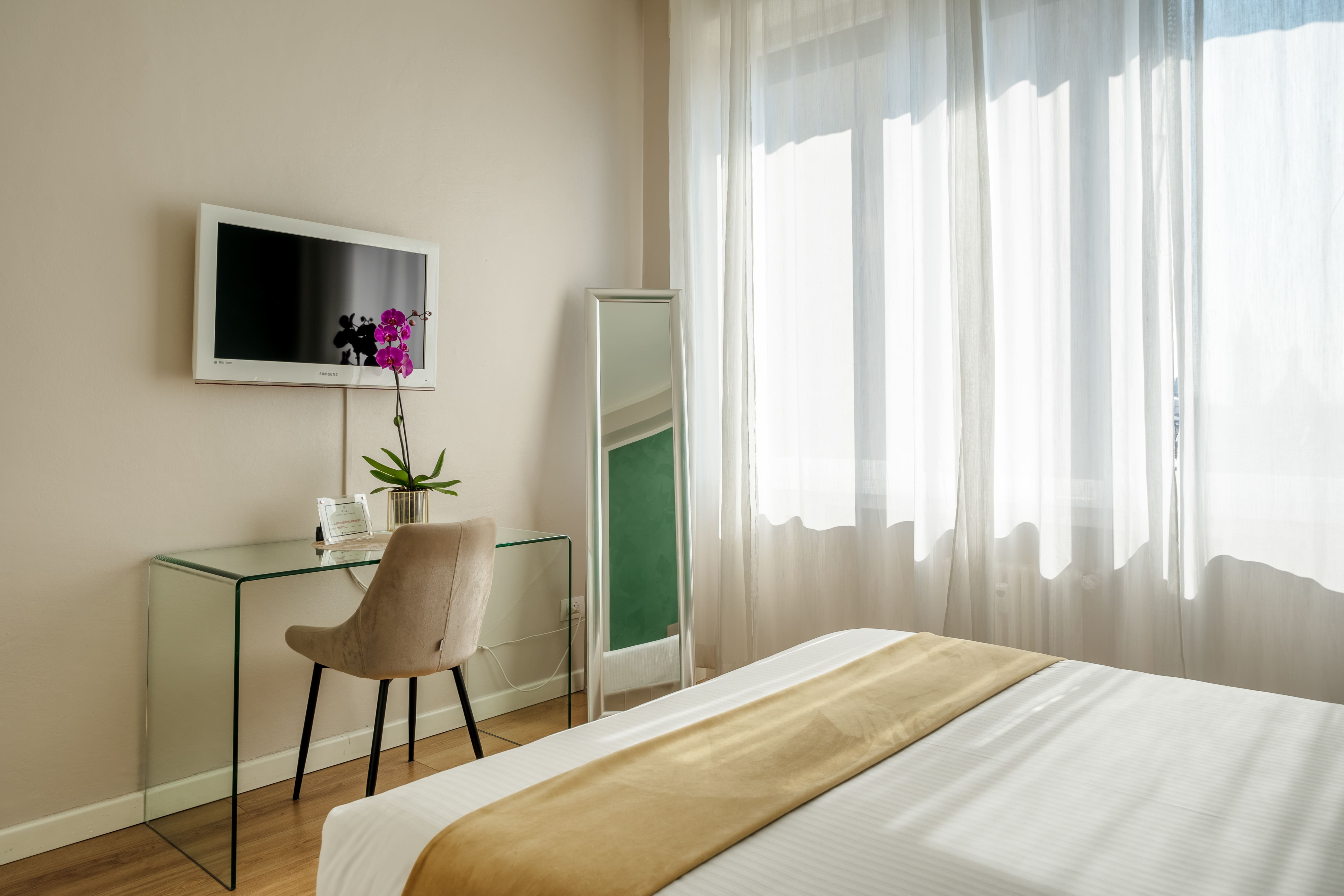 Palazzo Navigli Missori Missori: Spacious 3-Bedroom Apartment in Central Milan, Missori