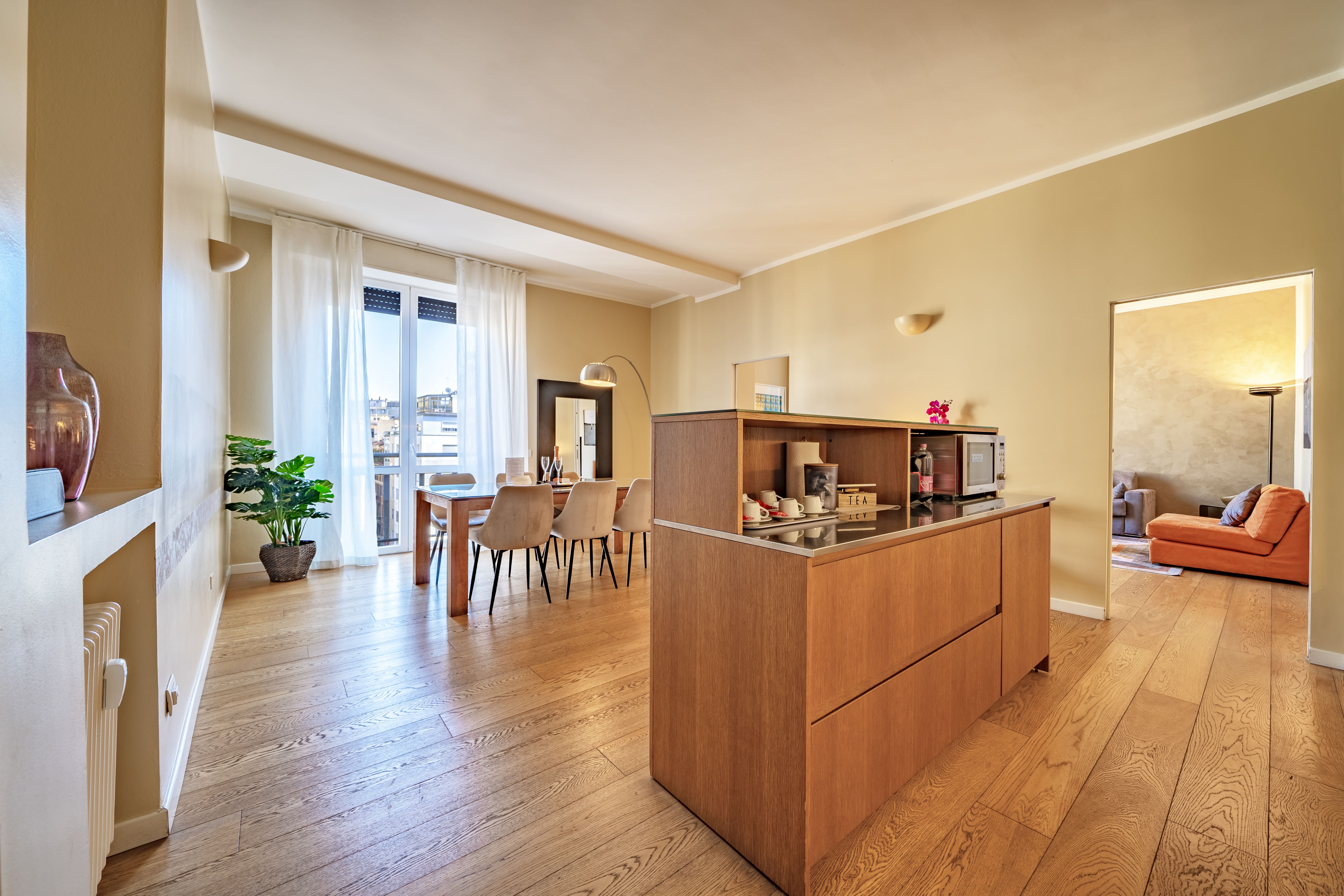 Palazzo Navigli Missori Missori: Spacious 3-Bedroom Apartment in Central Milan, Missori