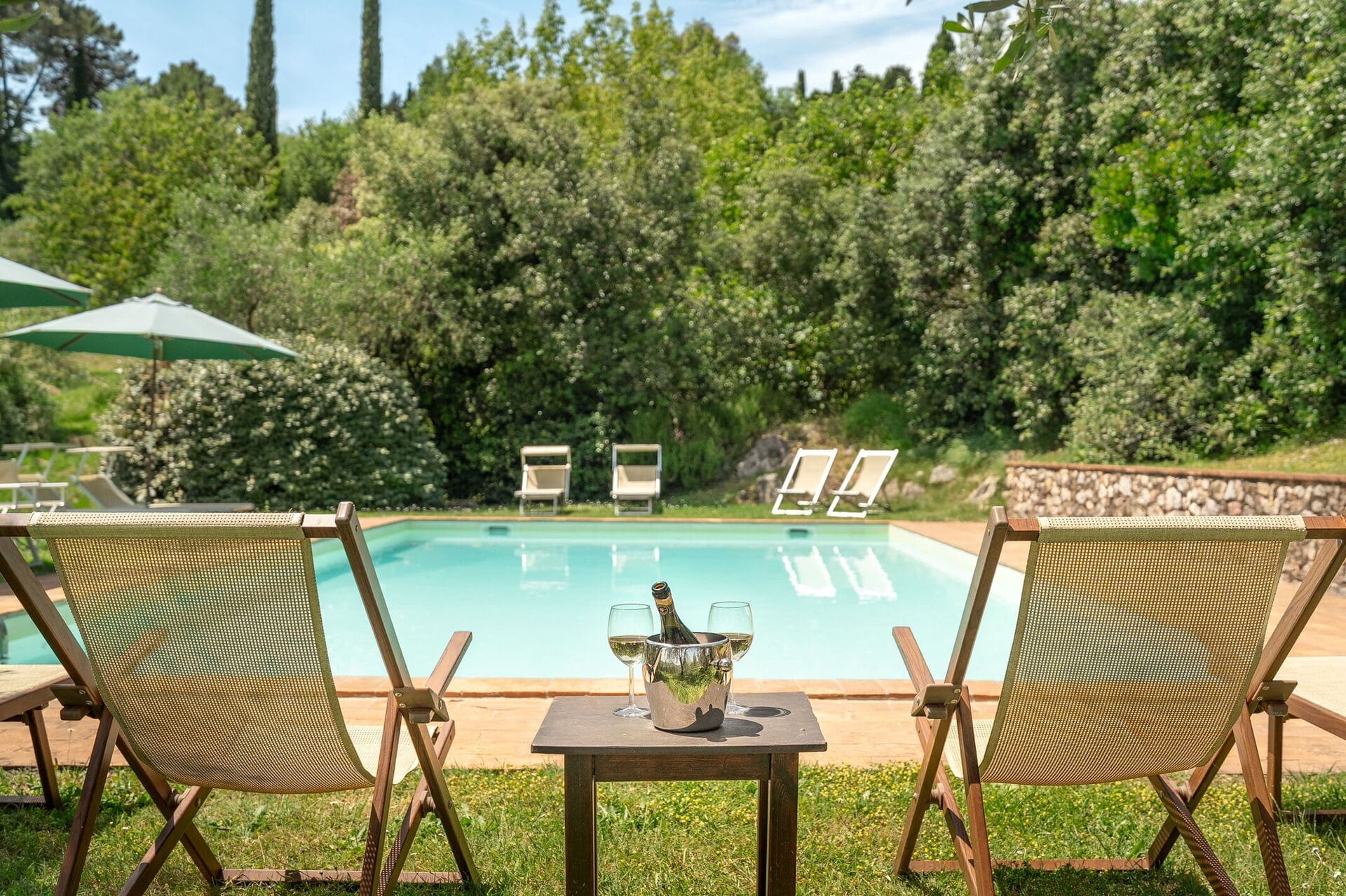 Palazzo Oliveto Lucca: Elegant 6-Bedroom Apartment with Pool, Lucca
