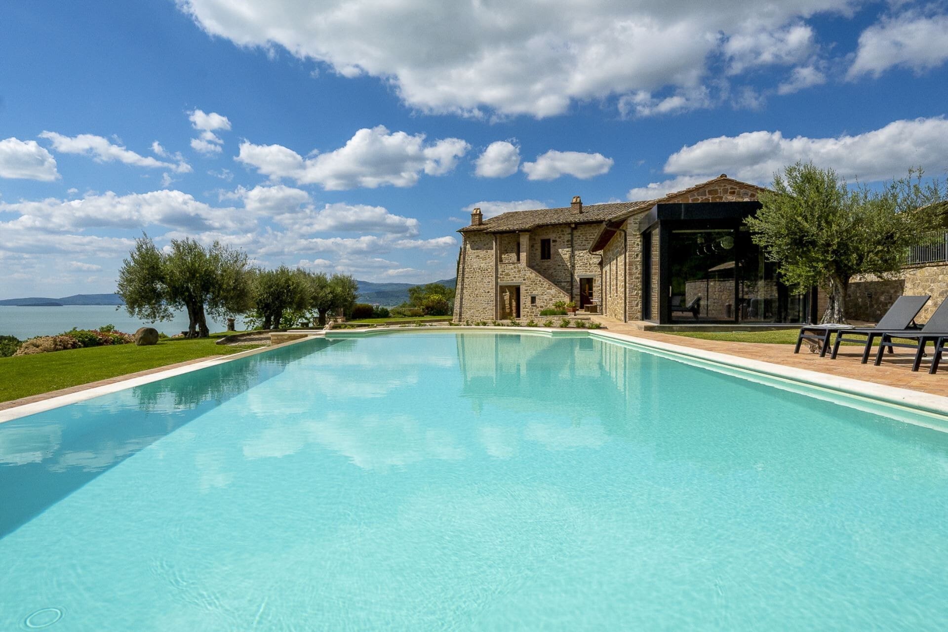 Palazzo Oliveto Perugia: Luxury 5-Bedroom Apartment with Sauna and Pool, Perugia