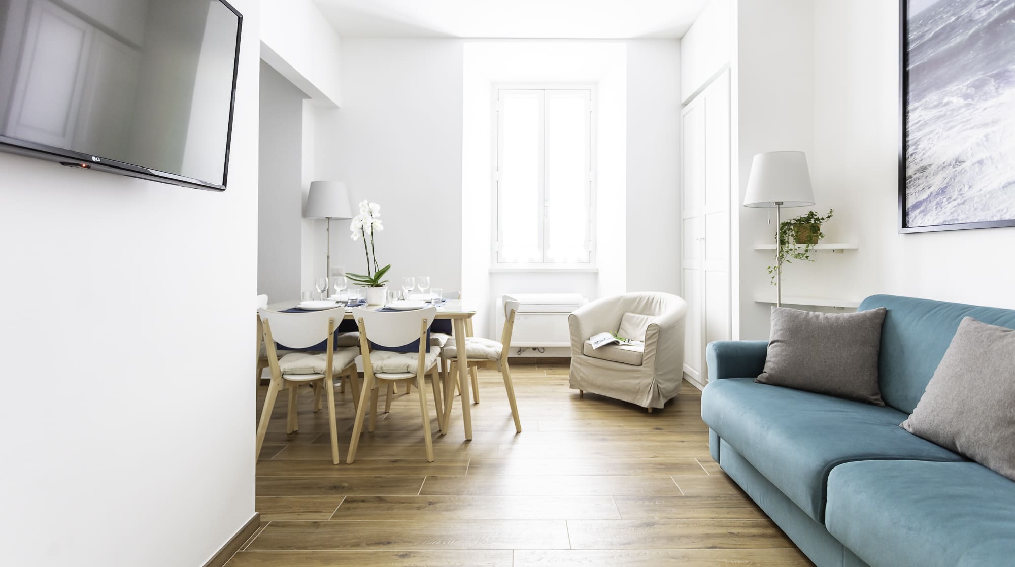 Palazzo Oppian Monti: Elegant 1-Bedroom Apartment with Air-Con, Colosseum & Roman Forums