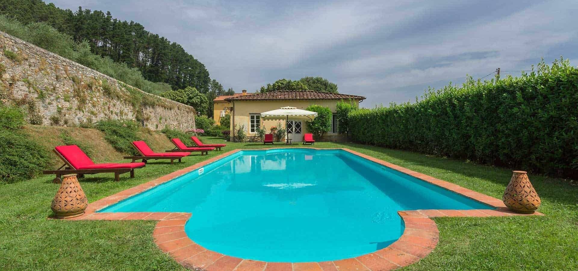 Palazzo Pisano Lucca: 12-Bedroom Luxury Apartment with Pool and Air-Con, Lucca