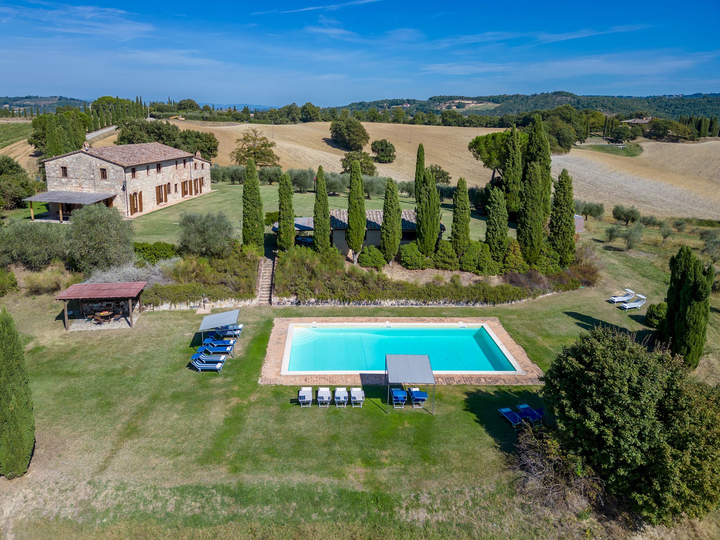 Palazzo Poggio Sarteano: Luxury 10-Bedroom Apartment with Swimming Pool, Sarteano, Tuscany