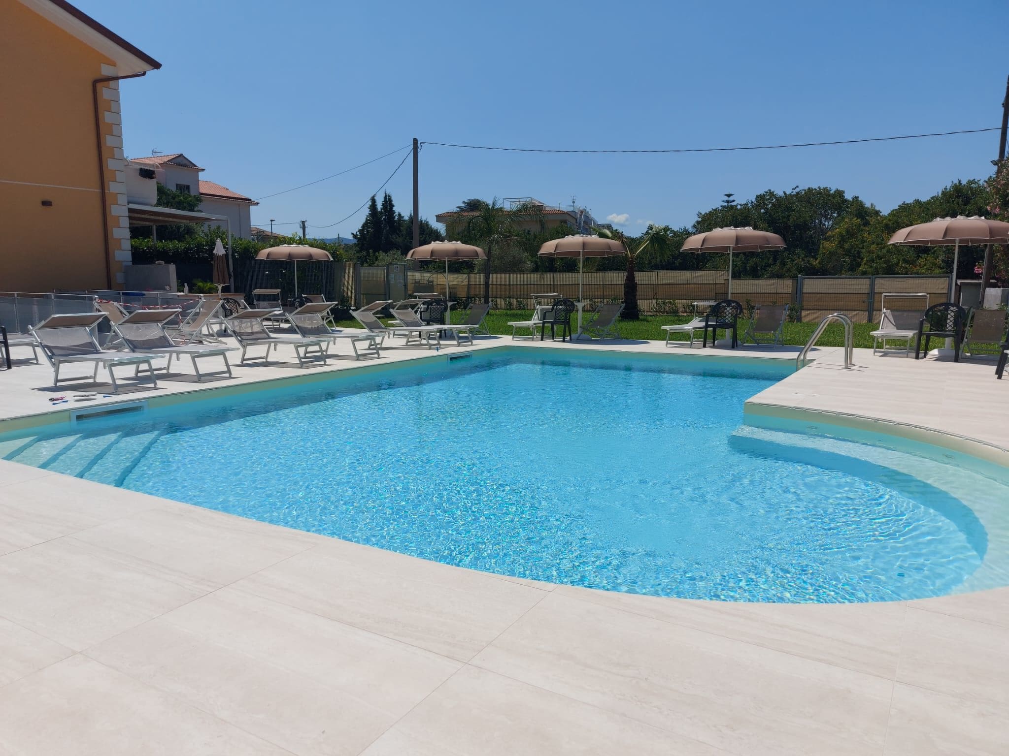 Palazzo Poseidonia Paestum: Elegant 1-Bedroom Apartment Near Ancient Greek Temples with Pool Access