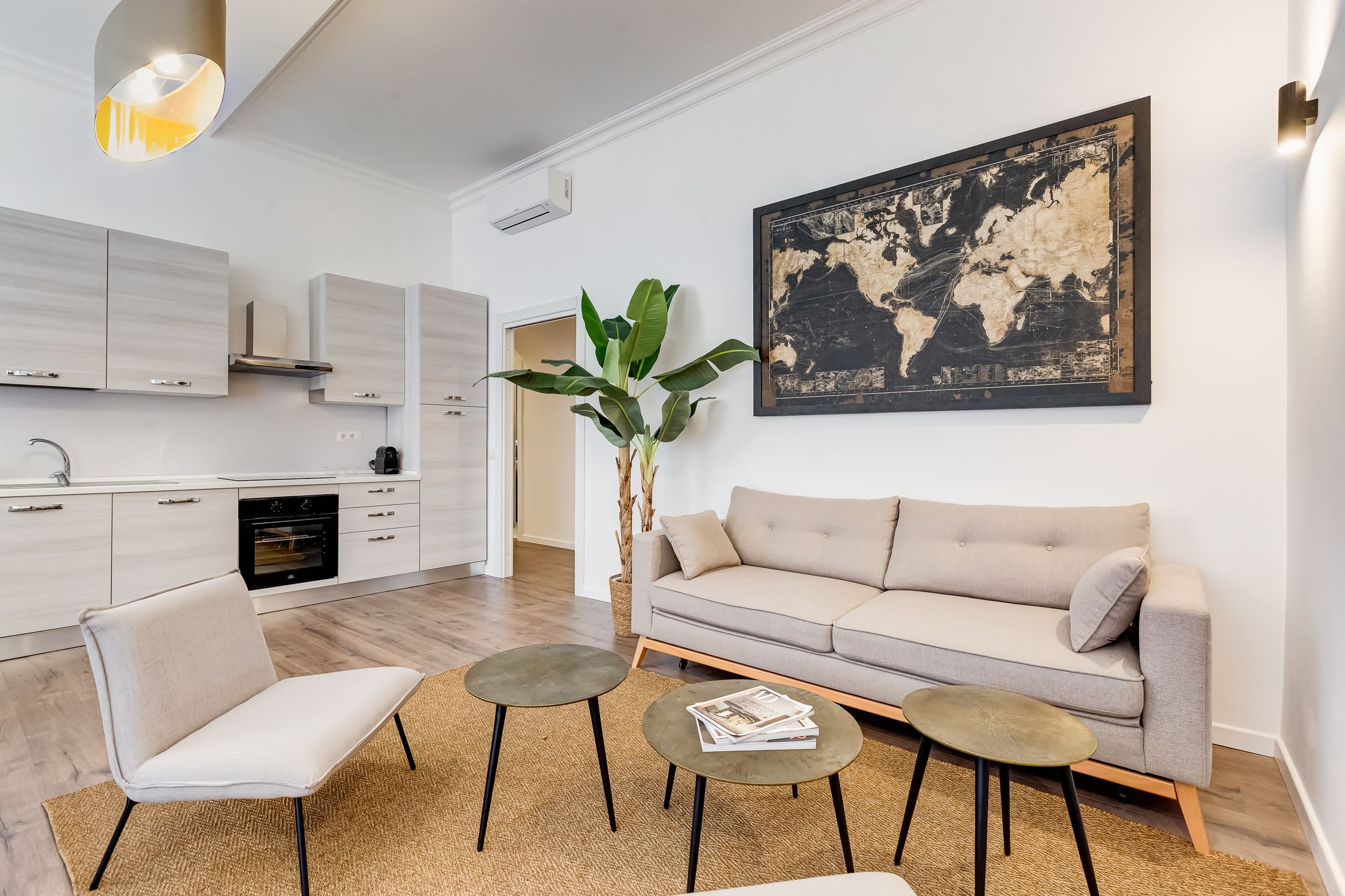 Palazzo Prati Vatican: Spacious 3-Bedroom Apartment for Family Stays, Vatican Rome