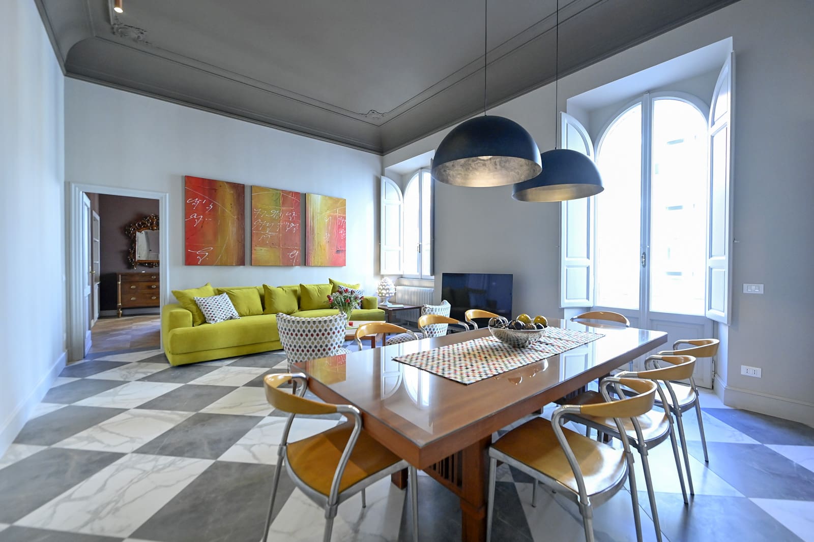 Palazzo Pretorio Termini: Spacious 5-Bedroom Luxury Apartment with Family-Friendly Features, Rome