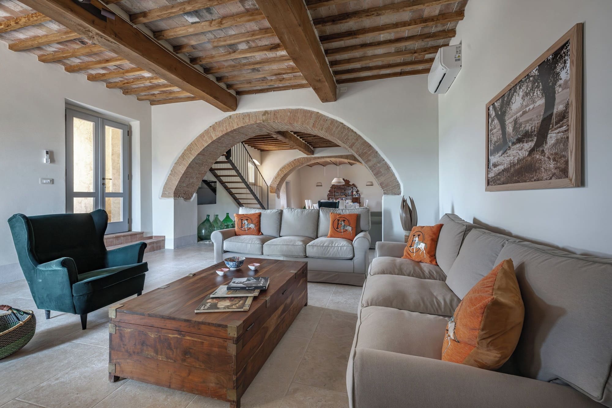 Palazzo Quercia Buonconvento: Luxury 7-Bedroom Apartment with Pool in Siena Province, Tuscany