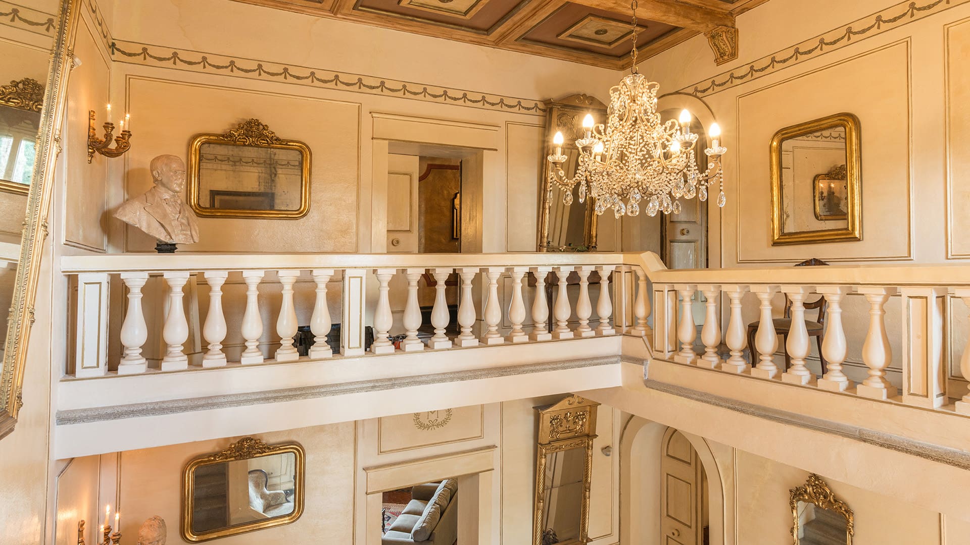 Palazzo Quercia Cortona: Spacious 7-Bedroom Luxury Apartment with Pool and Sauna, Cortona