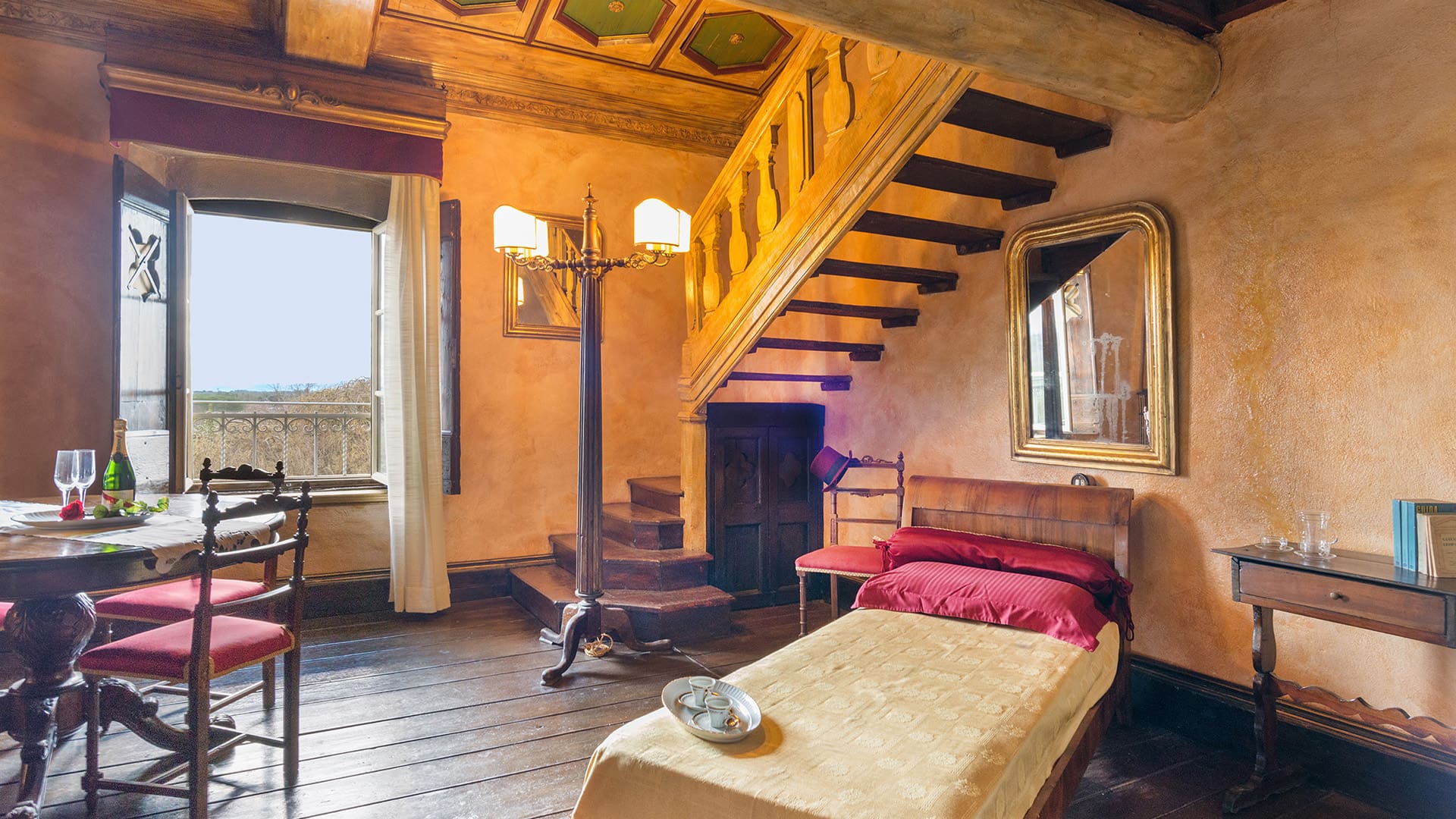 Palazzo Quercia Cortona: Spacious 7-Bedroom Luxury Apartment with Pool and Sauna, Cortona