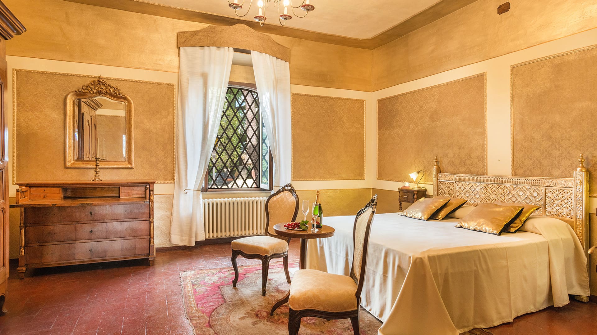 Palazzo Quercia Cortona: Spacious 7-Bedroom Luxury Apartment with Pool and Sauna, Cortona