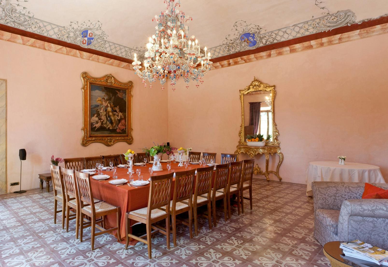 Palazzo Quercia Perugia: Spacious 10-Bedroom Luxury Apartment with Pool, Umbria