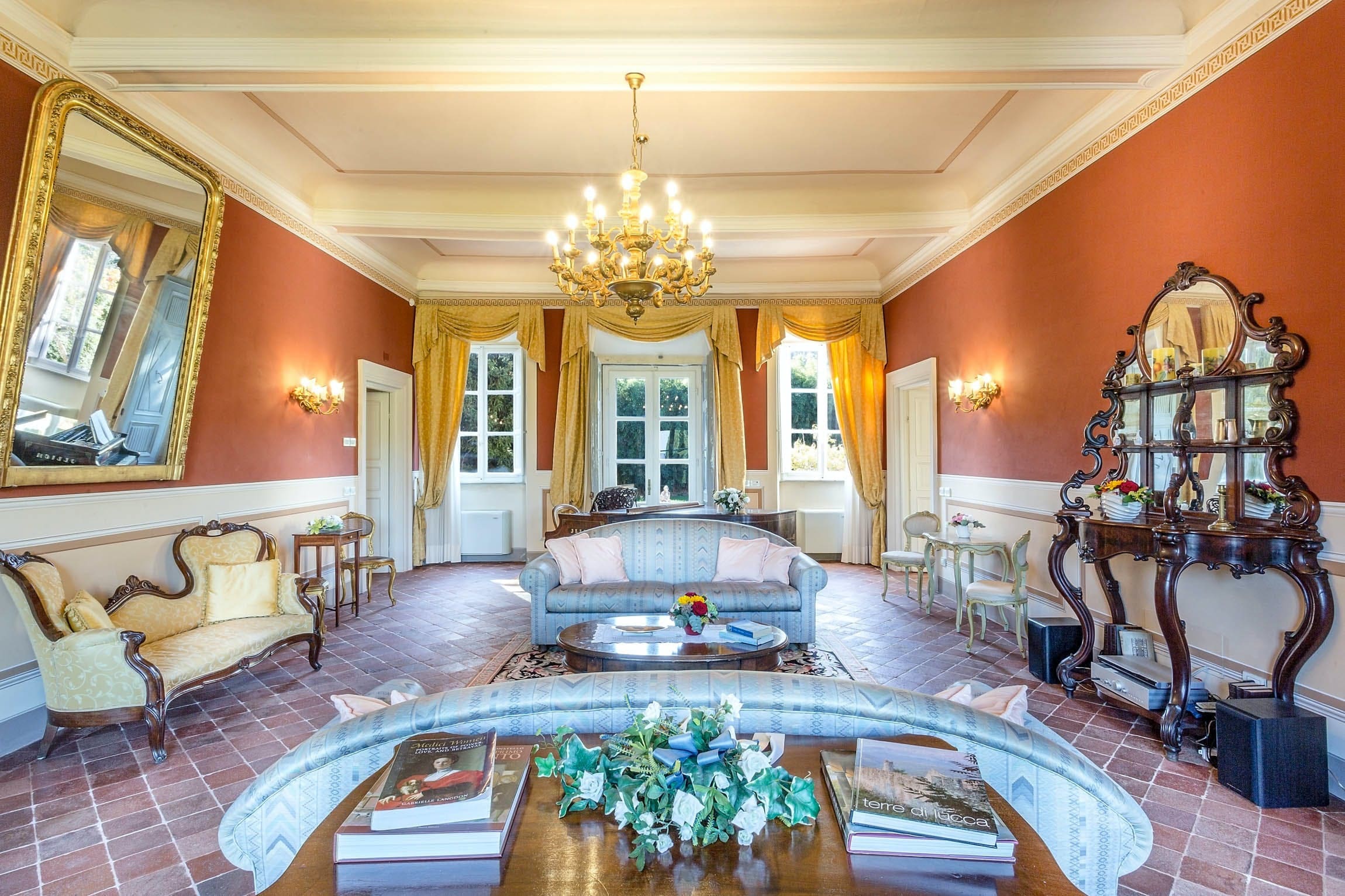Palazzo Quercione Lucca: Opulent 6-Bedroom Luxury Apartment with Pool, Lucca