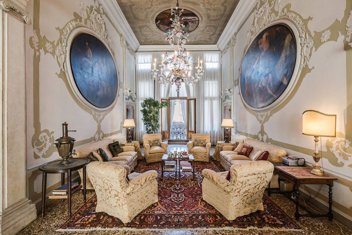 Palazzo Querini Castello: Luxury 3-Bedroom Apartment with Seaview, Castello, Venice