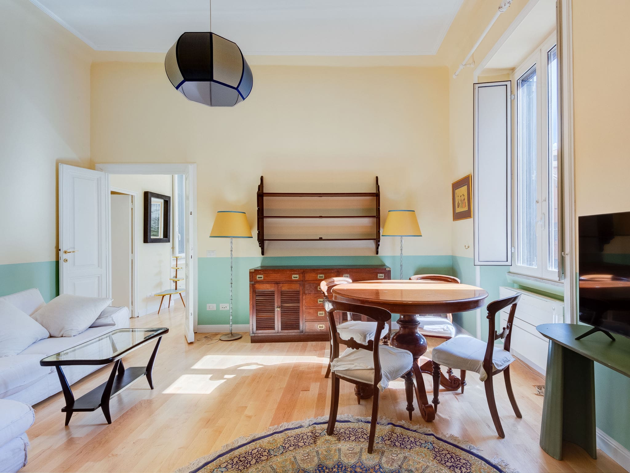 Palazzo Quirinale Roma Roma: Piazza di Spagna: Elegant 2-Bedroom Historic Apartment Near Spanish Steps in Central Rome Italy